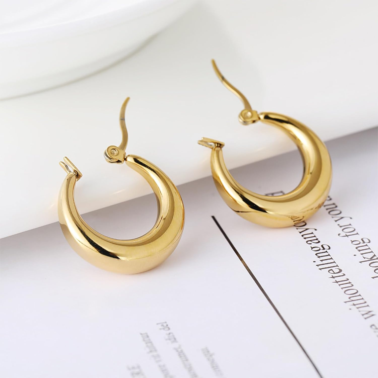 LIAN Chunky Gold Hoop Earrings 18K Real Gold Plated Large Thick Hoops Stainless Steel Lightweight Oval Hoop Earrings for Women Dainty Gold Earrings Jewelry Gifts for Teen Girls image number 4