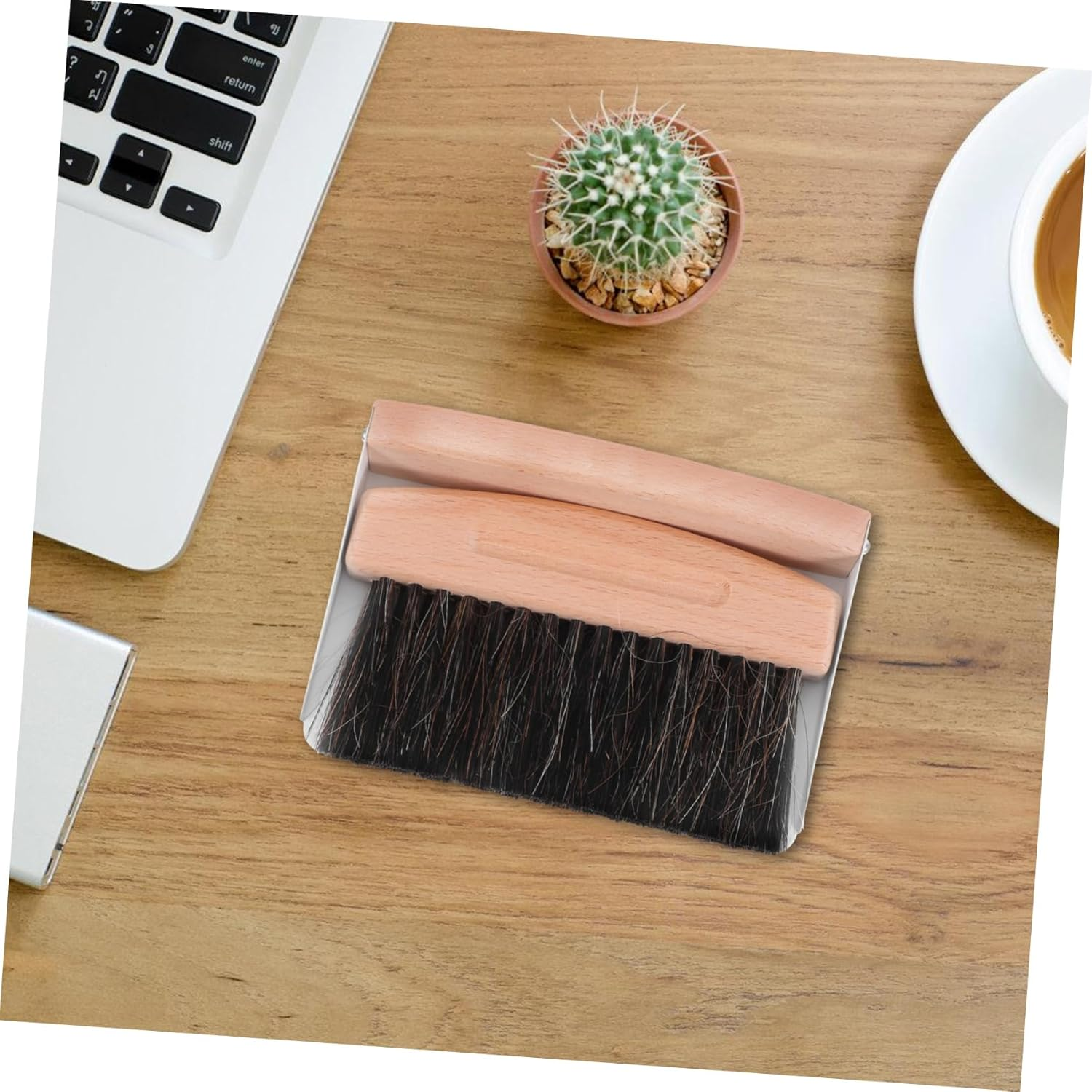 CRILSTYLEO 1 Set Mini Dustpan and Brush Set Compact Handheld Cleaning Kit for Desks Shelves and Countertops Lightweight and Portable Mini Broom Dustpan Brush for Easy Storage and Versatile image number 4