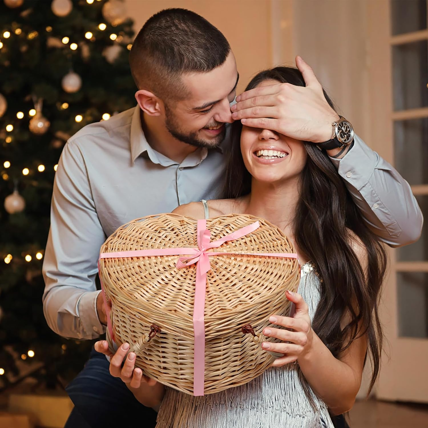 Hap Tim Heart Wicker Picnic Basket for 2 Person Set with Blanket & Bamboo Plate & Cheese Board, Couples Gifts, Wedding Gifts, Engagement Gifts (Y2405) image number 3