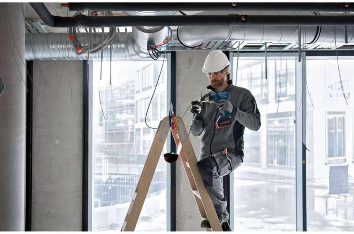 Bosch Professional 18V System GHG 18V-50 Cordless Heat Gun (Excluding Batteries and Charger, Incl. GHG 18V-50, Reflector Nozzle, 32 X 33 Mm, Reduction Nozzle, 9 Mm, in Carton) image number 3