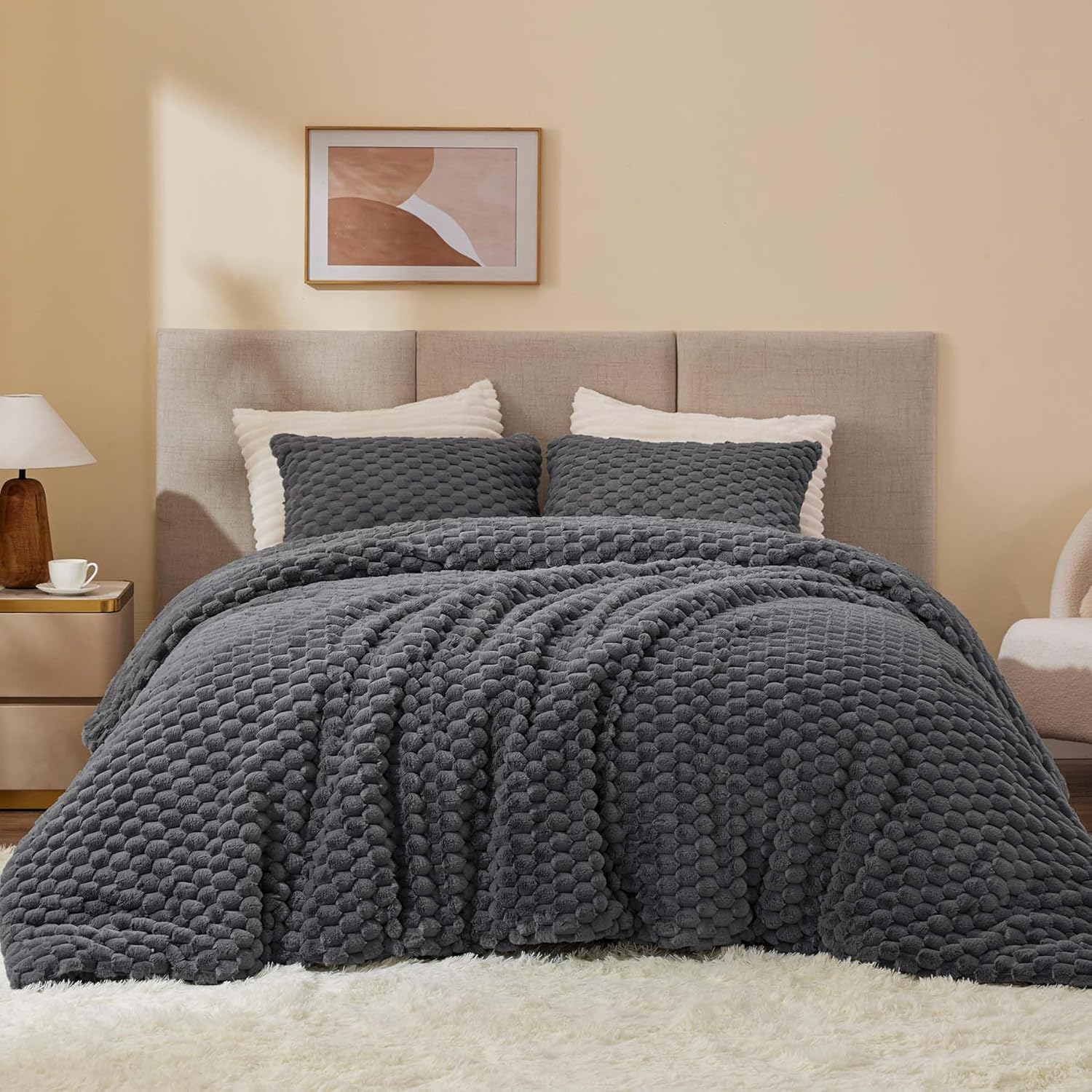 BEDELITE Fluffy Queen Comforter Set - Grey Fleece Soft Comforter for Queen Size Bed, Luxury Warm Bedding Set for Winter, Fuzzy Bed Set 3 Pieces (1 Comforter, 2 Pillowcases) image number 3