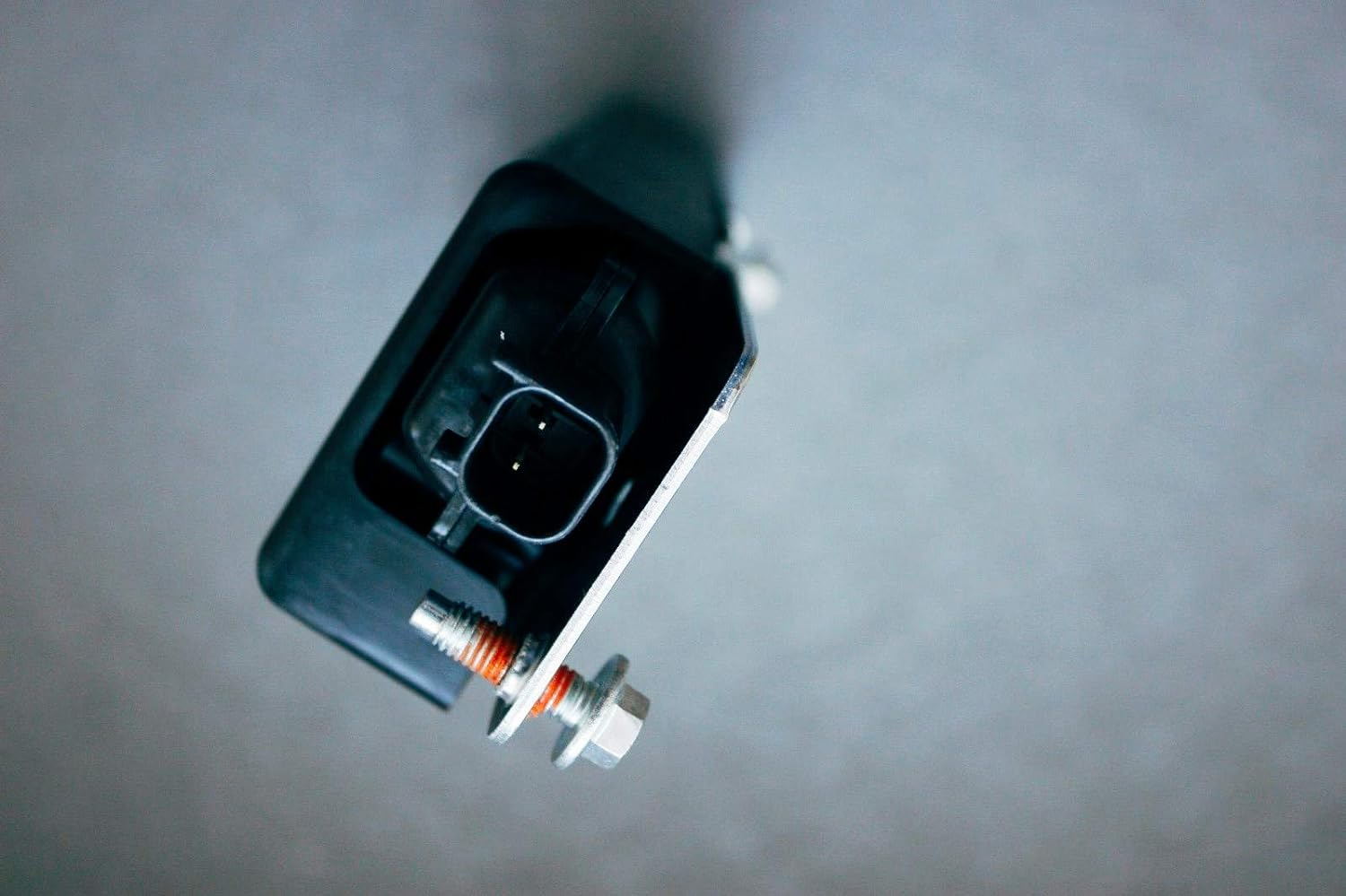 New Upper Tailgate FUG500010 Actuator for Genuine Land Rover LR3 LR4 Reliable Quatity and Reasonable Price image number 3