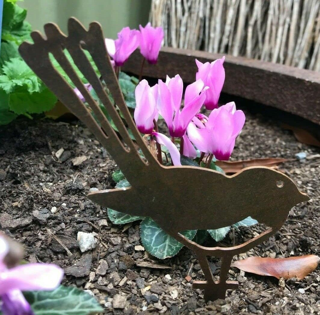 Wagtail Pot Decoration - Australian Made Rusted Metal Garden Art image number 4
