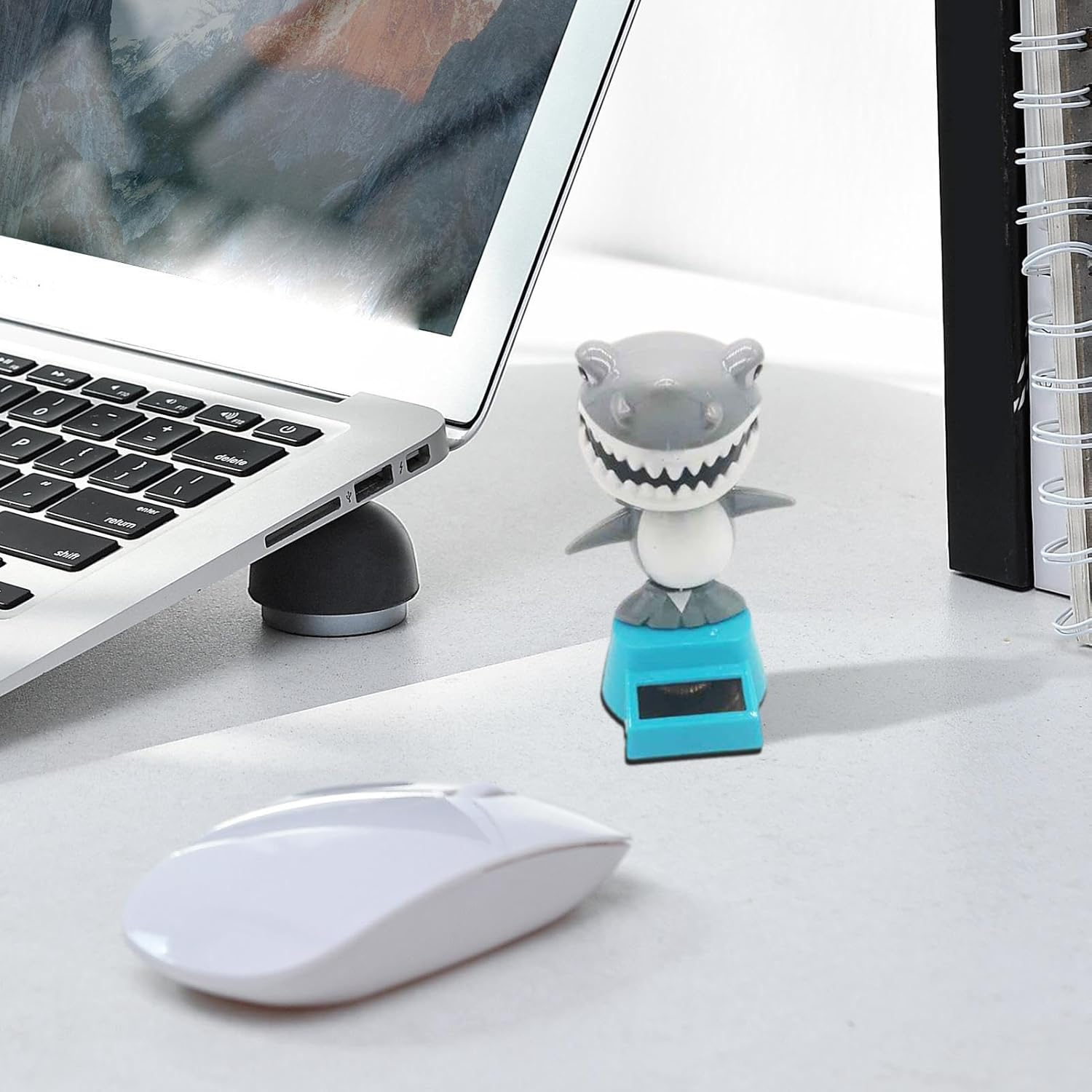 Solar Powered Car Dash Toys,Solar Dancing Toy - Hawaii Style Bobblehead Solar Dashboard Decor, Auto Car Decoration Display for Car Interior Decor image number 3