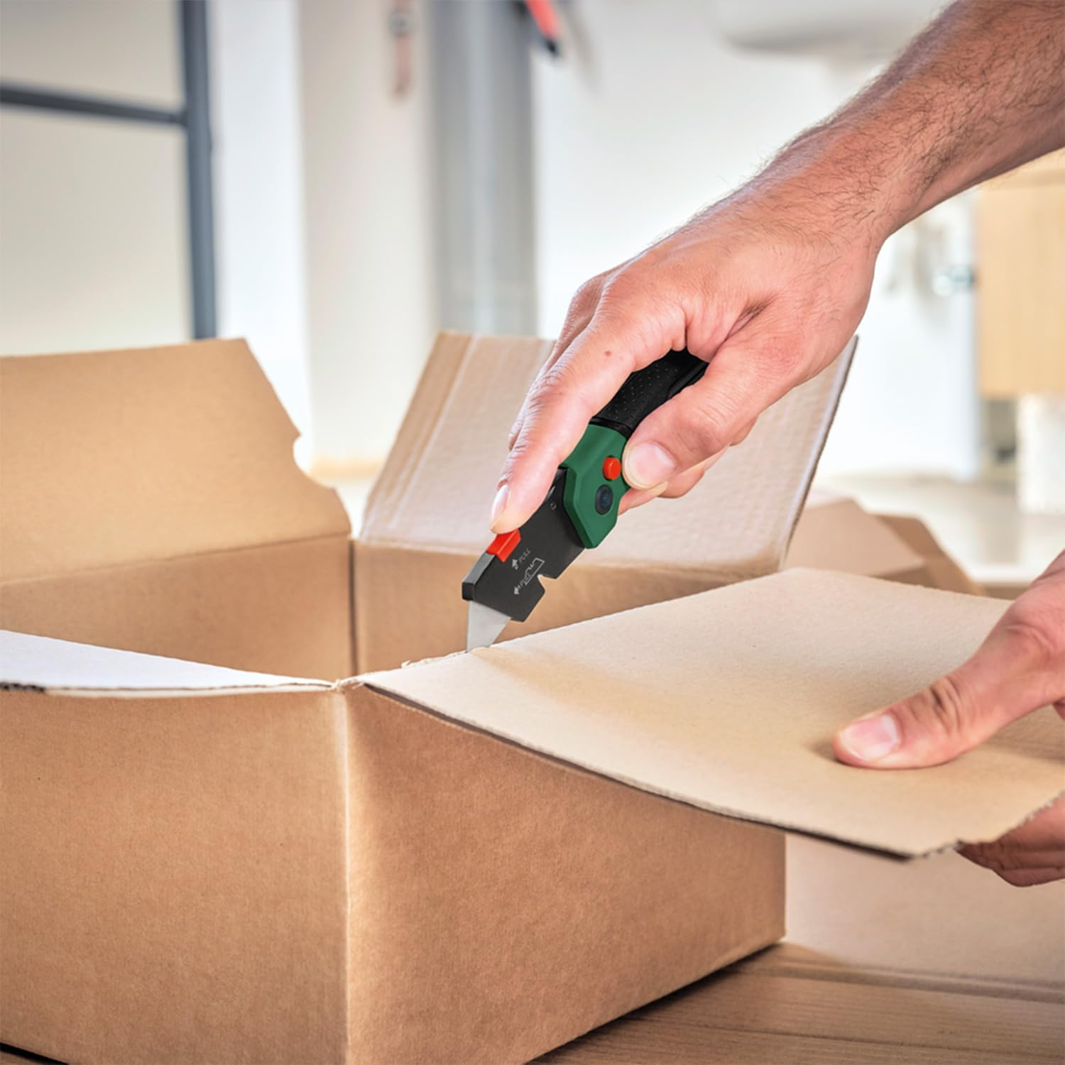 Bosch Folding Knife Premium Set (Compact Folding Knife; Stainless Steel; One-Handed Opening; Fast Blade Change; Belt Clip; 13X Blades; Storage Bag) - Amazon Edition