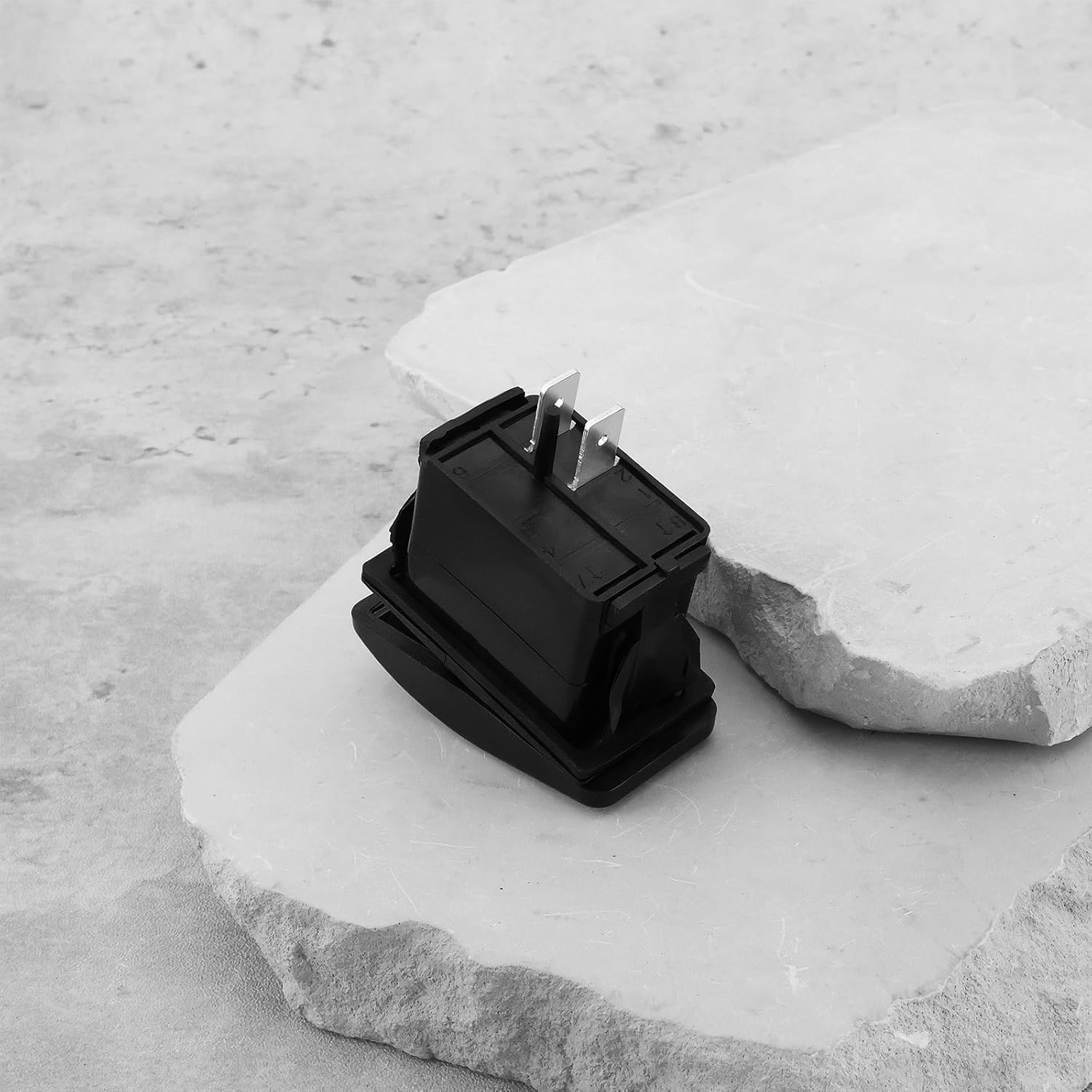 2Pcs 2Pin Marine Rocker Switch 2-Position Switch 20A 12-24V for Boat Car Camper 21X37Mm image number 1