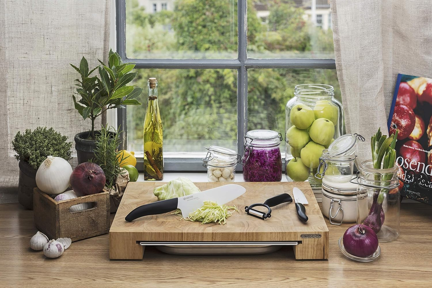 KYOCERA - GEN Series - Small Santoku Ceramic Knife Made of High-Performance Ceramic | Extremely Sharp | Ultra Light | High Break Resistance | Hand Ground Blade Length: 14 Cm, Black image number 2