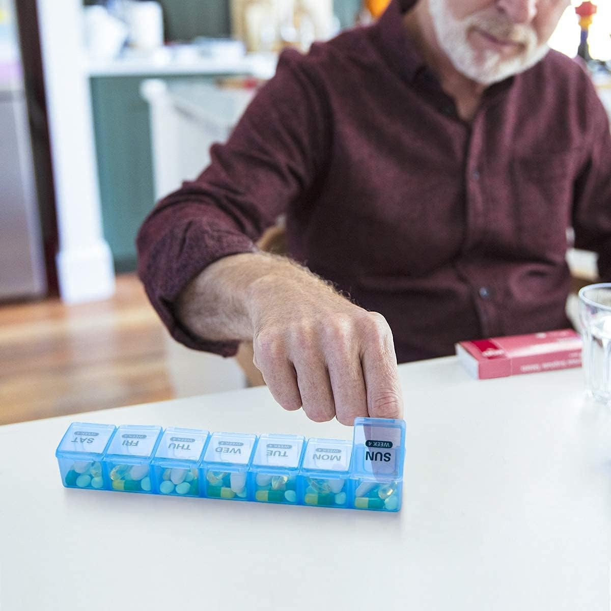 Monthly Pill Organizer, 28 Day Pill Box, 4 Week Moisture-Proof Medicine Organizer, Large Daily Pill Cases for Pills/Vitamin/Fish Oil/Supplements image number 4