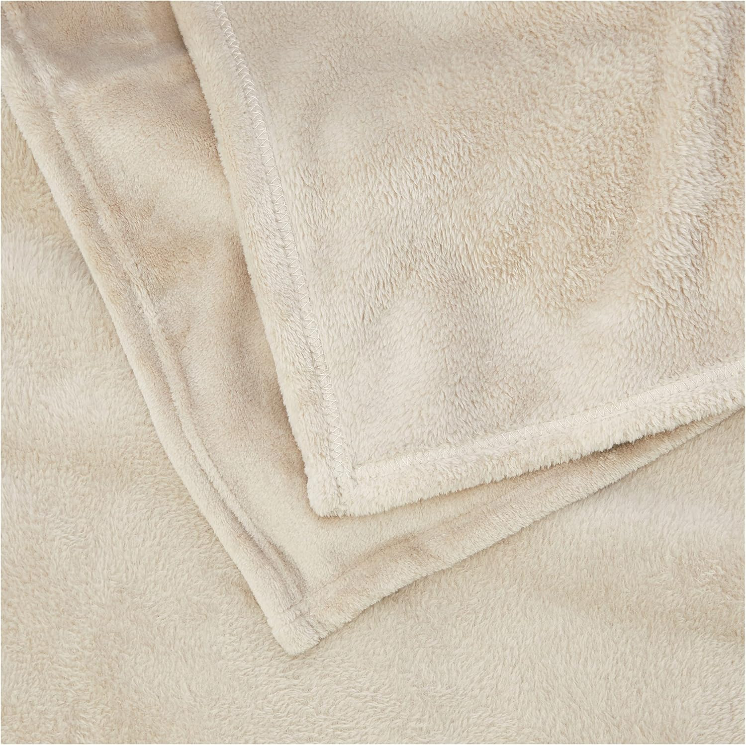 Amazon Basics Velvet Plush Blanket, Single - Sand image number 5