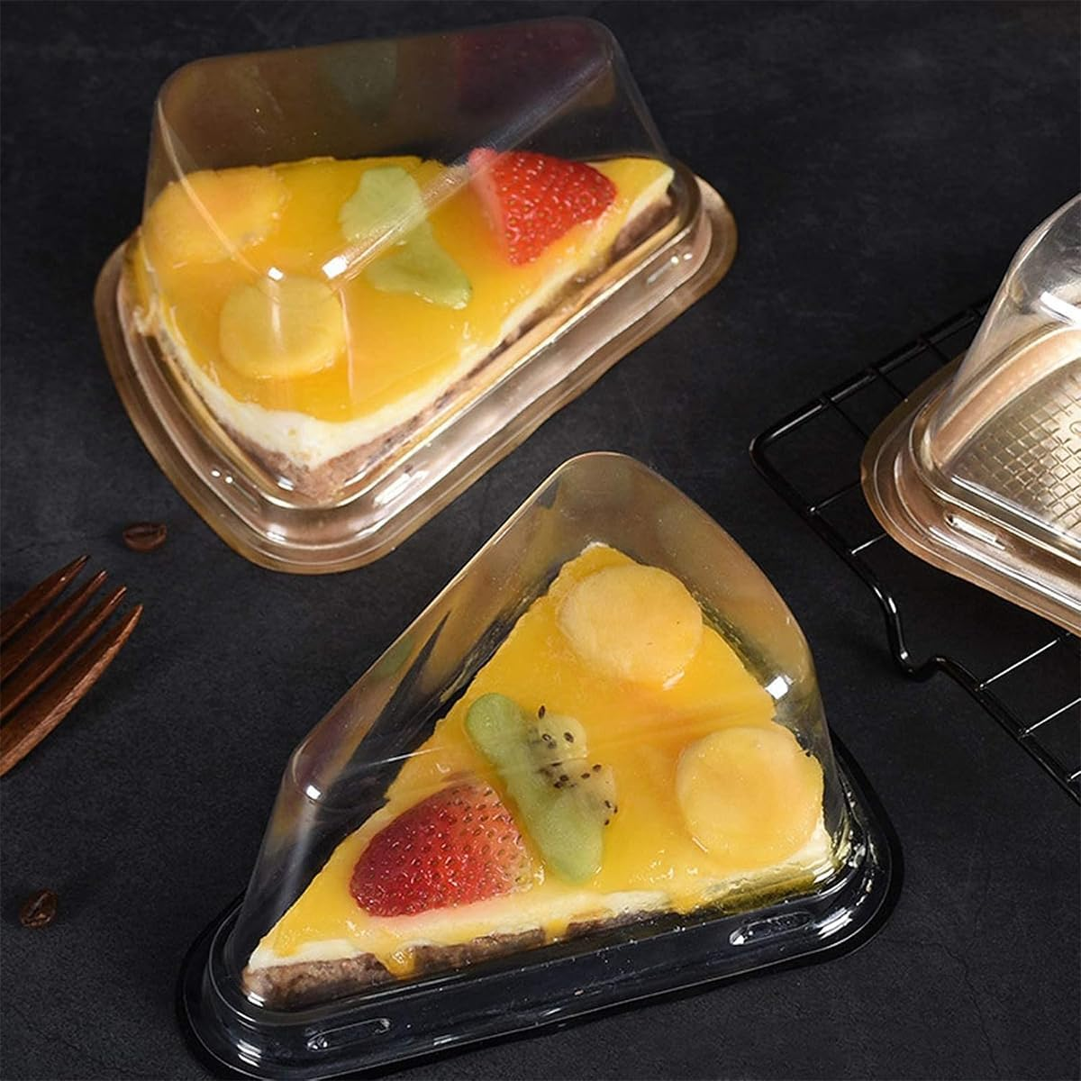 AIMALL 100Pcs Black or Gold Triangle Cake Boxes Dessert Packaging with Non-Slip Bottom and Secure Buckle for Mousse, Lasagna, and Baking Storage image number 6