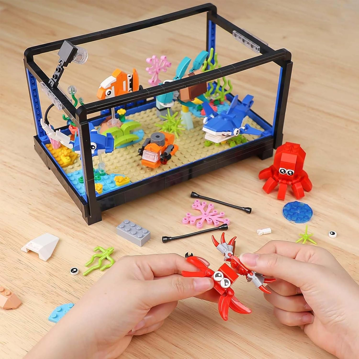 TOY PLAYER Aquarium Building Kit, 625 Pieces Peg Toy with LED Light, Compatible with Popular Aquarium Clamp Blocks, Gift for Kids and Adults Aged 6+ image number 5