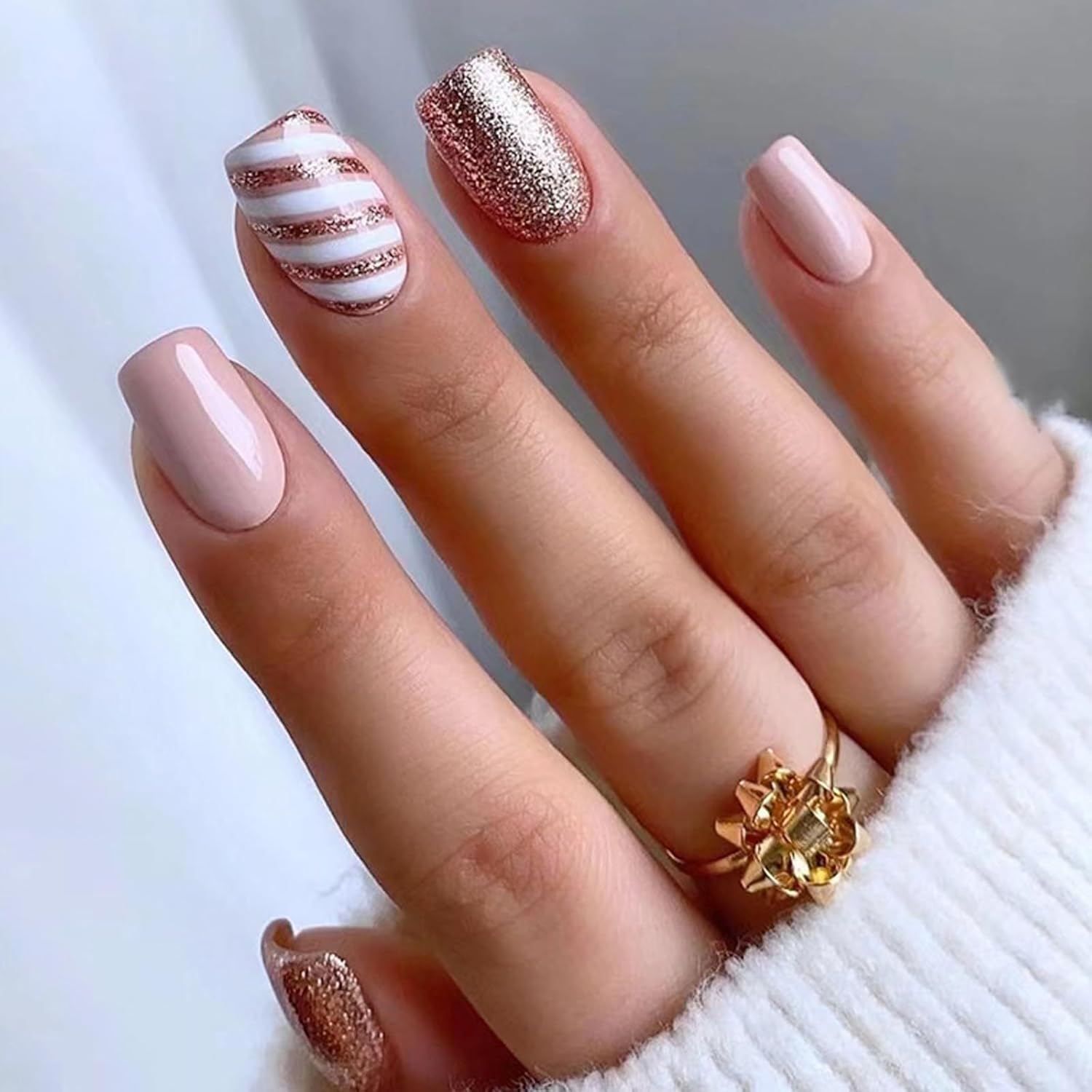 Folmywy Christmas False Nails 24Pcs Artificial Nails Fake Fingernails Press on Nails Full Cover Nails for Women Girls Christmas DIY Glossy Red Reindeer Nail Art Decor