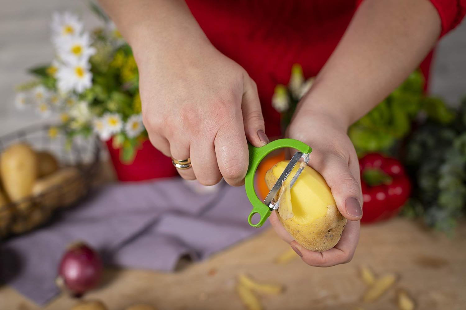 Kuhn Rikon 20401 Straight Veggie Peeler, Potato Design, Brown/Green, 1.3X7.2X13 Cm image number 5