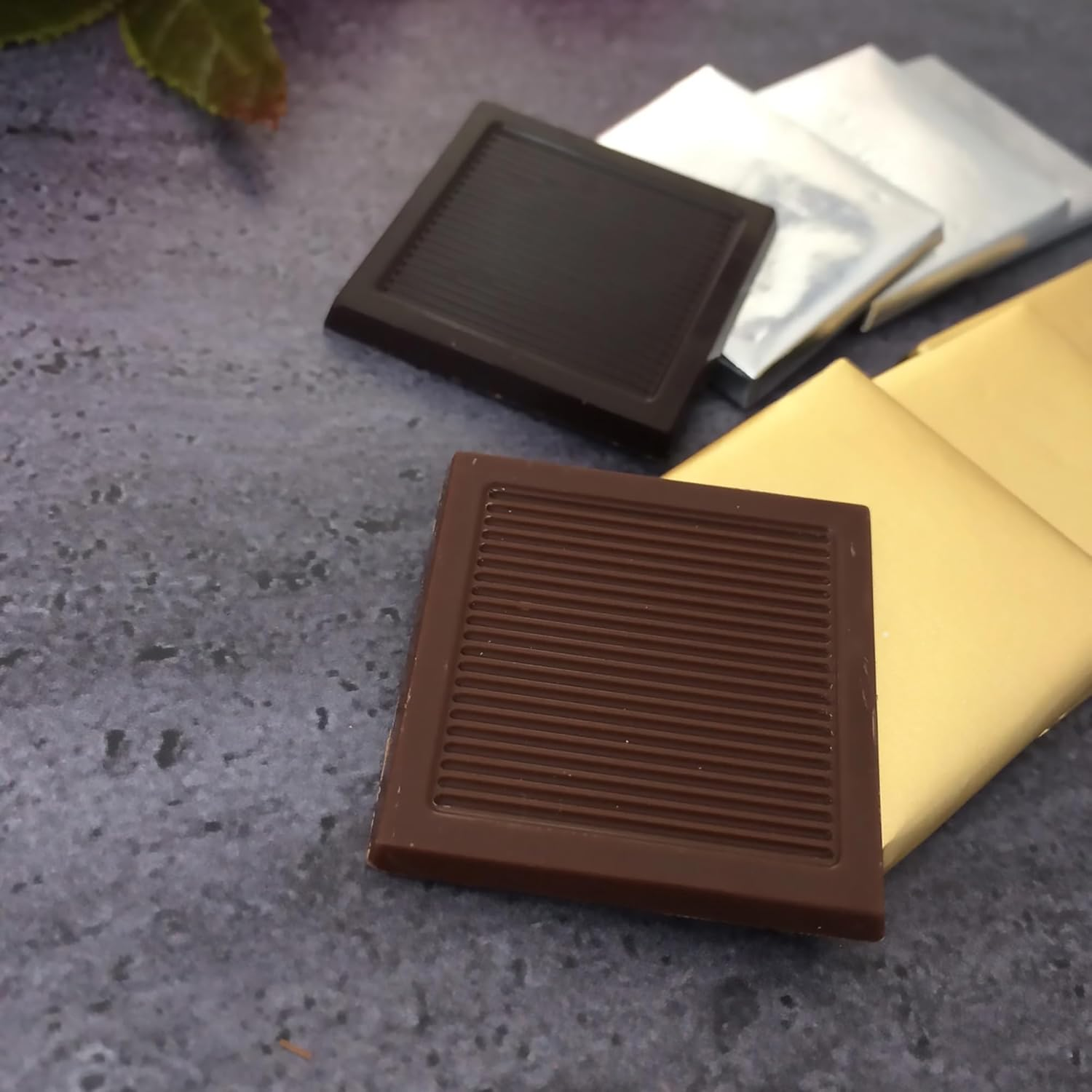 145 Pcs. Chocolate with Foil,1Kg Chocolate, Neapolitan Chocolate (Milk Chocolate - Gold Foil) image number 2