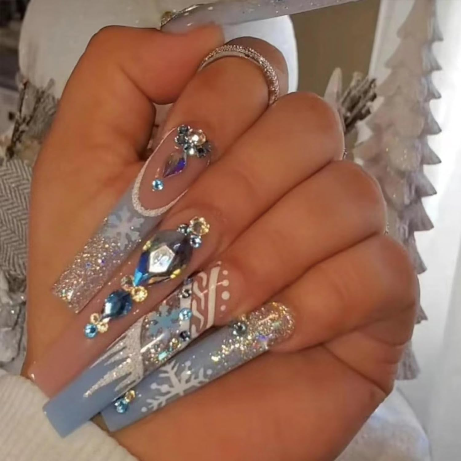 RUNRAYAY Extra Long Square Press on Nails, Christmas Blue Snowflake Press on Nails French, Fake Nails Full Cover for Women, 24 Pieces image number 4