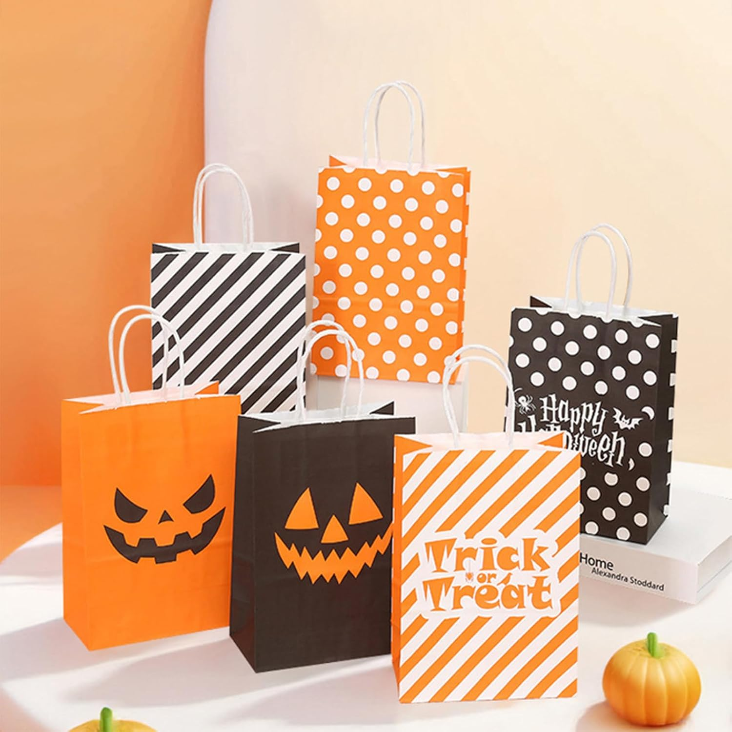 SYTHAK Halloween Kraft Paper Bags with Handles,24Pcs Jack O' Lantern Pumpkin Gift Bags Treat Candy Goodie Bags for Halloween Trick or Treat Party Supplies image number 2