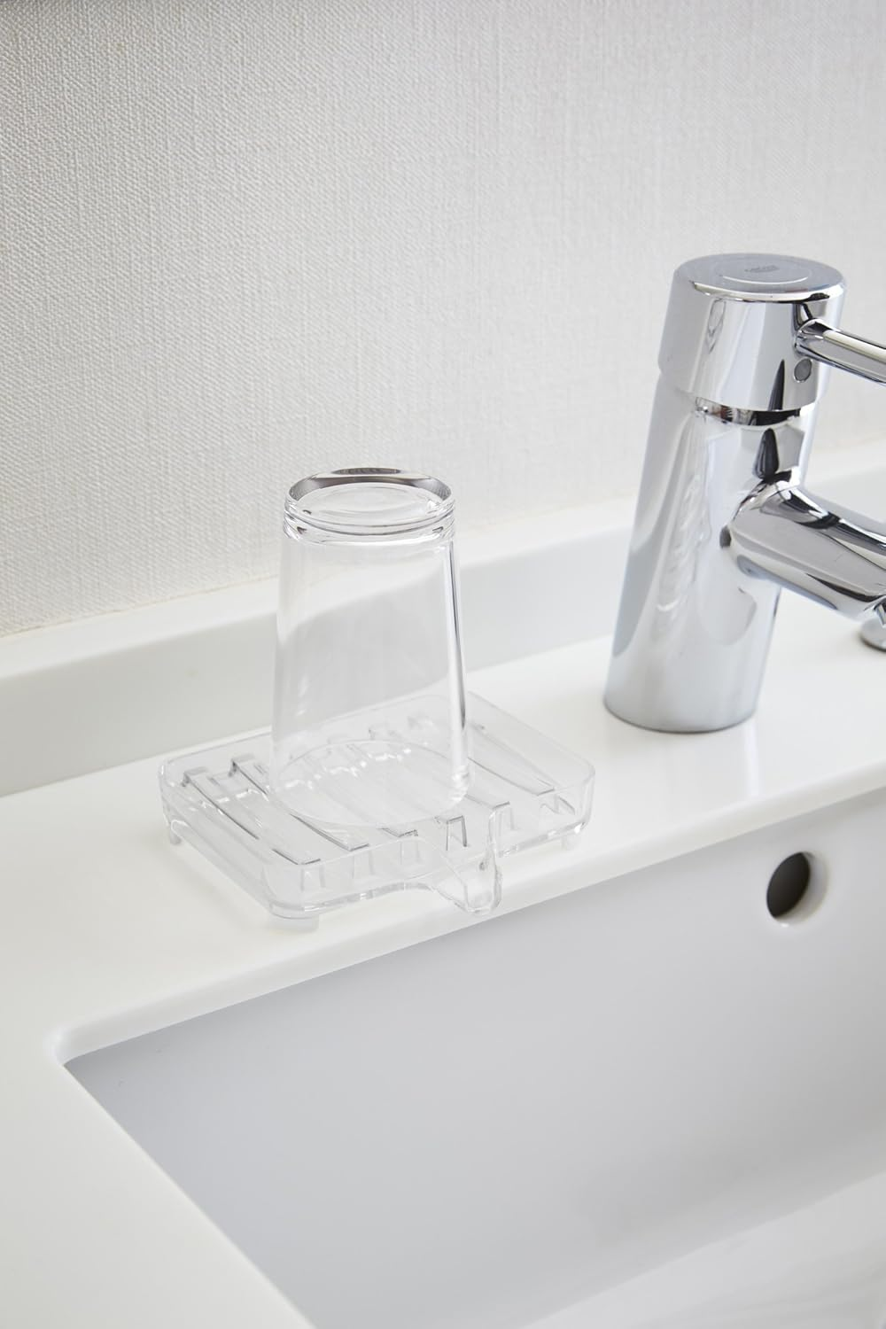 Yamazaki Home Spout Self-Draining Soap Tray-Sink Counter Holder Dish, One Size, Clear image number 1