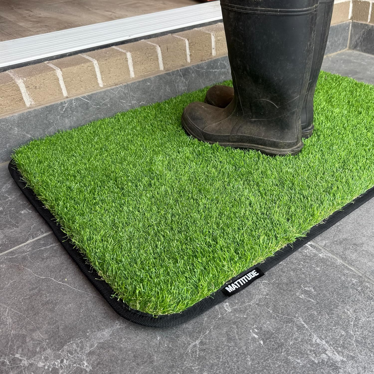 Mattitude Outdoor Dust-Off Mat - Artifical Grass 40Mm Pile Turf Dirt Trapper, Weatherproof, Non-Slip, Washable & Easy Clean - for Home Entryway, Garage, Camping, Caravan 80Cm X 50Cm (Medium) image number 5