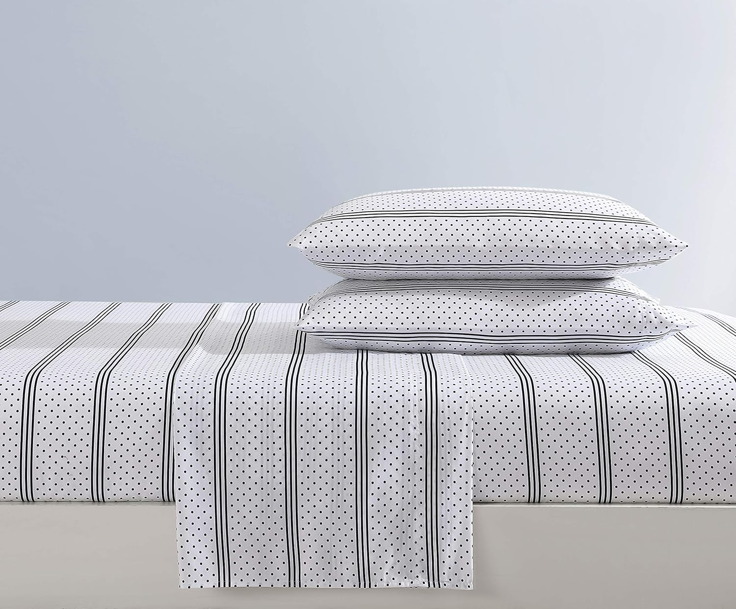 Betsey Johnson - Full Sheets, Soft & Lightweight Bedding, Fade & Wrinkle Resistant (Dots & Stripes, Full) image number 4