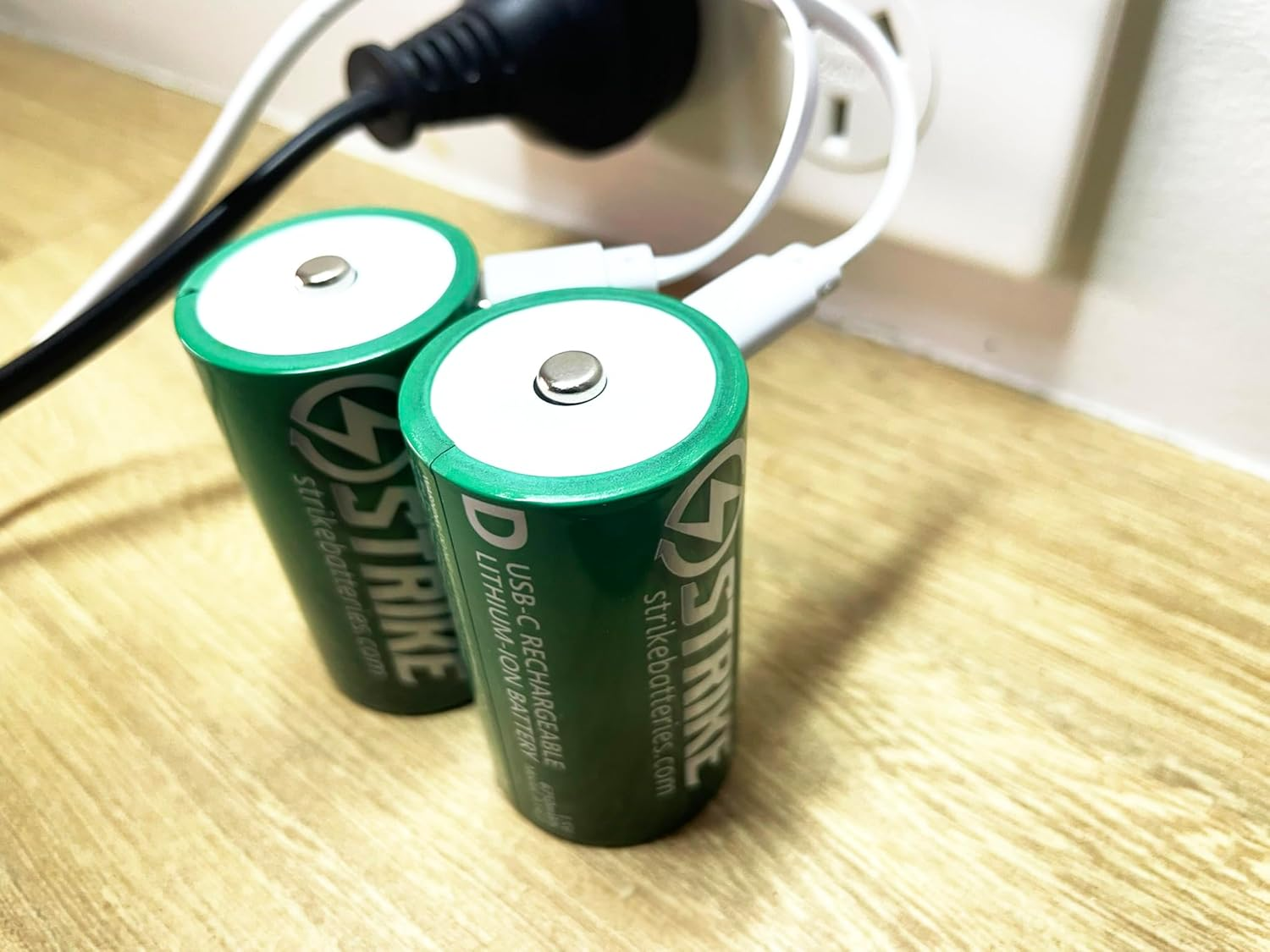 D Battery Lithium Ion 2 Pack Smart LED 1.5V 6750Mwh USB-C Rechargeable with Charging Cable, No Charging Box Needed! image number 4