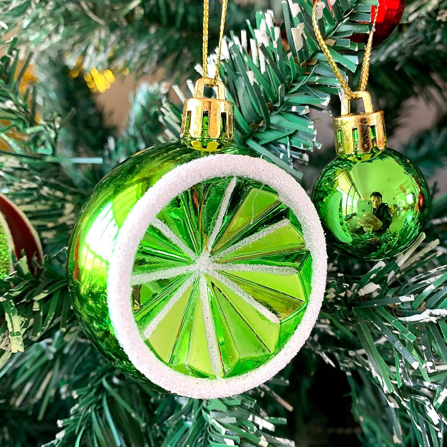 Mumoo Cat 44PCS Christmas Balls Decorations Set, Reusable Shatterproof Christmas Balls Hanging with Lanyard Decorative Unbreakable Trinket Balls for Christmas Holiday Party Home Decor (Red&Green) image number 3