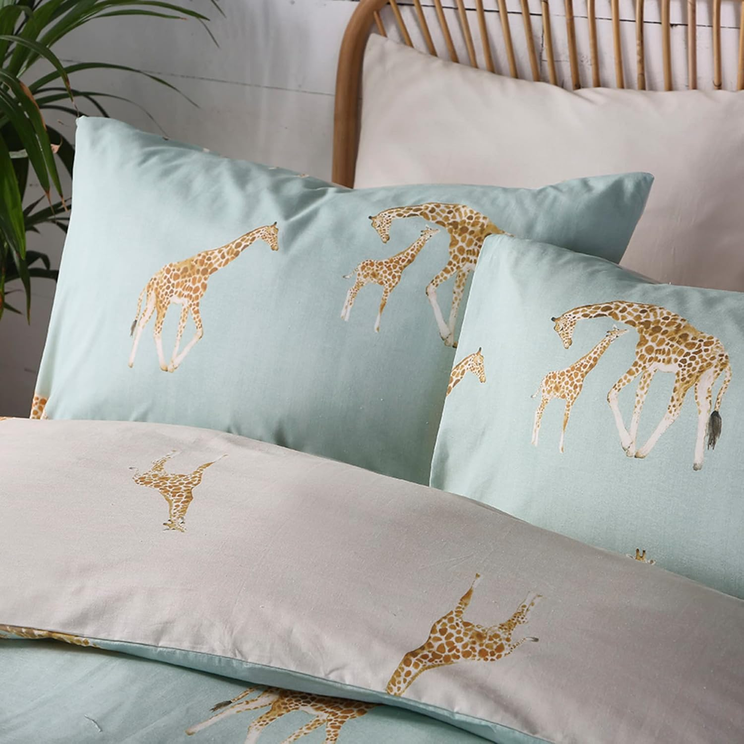 Fusion - Milo Giraffe - Reversible Duvet Cover Set - Single Bed Size in Duck Egg image number 3