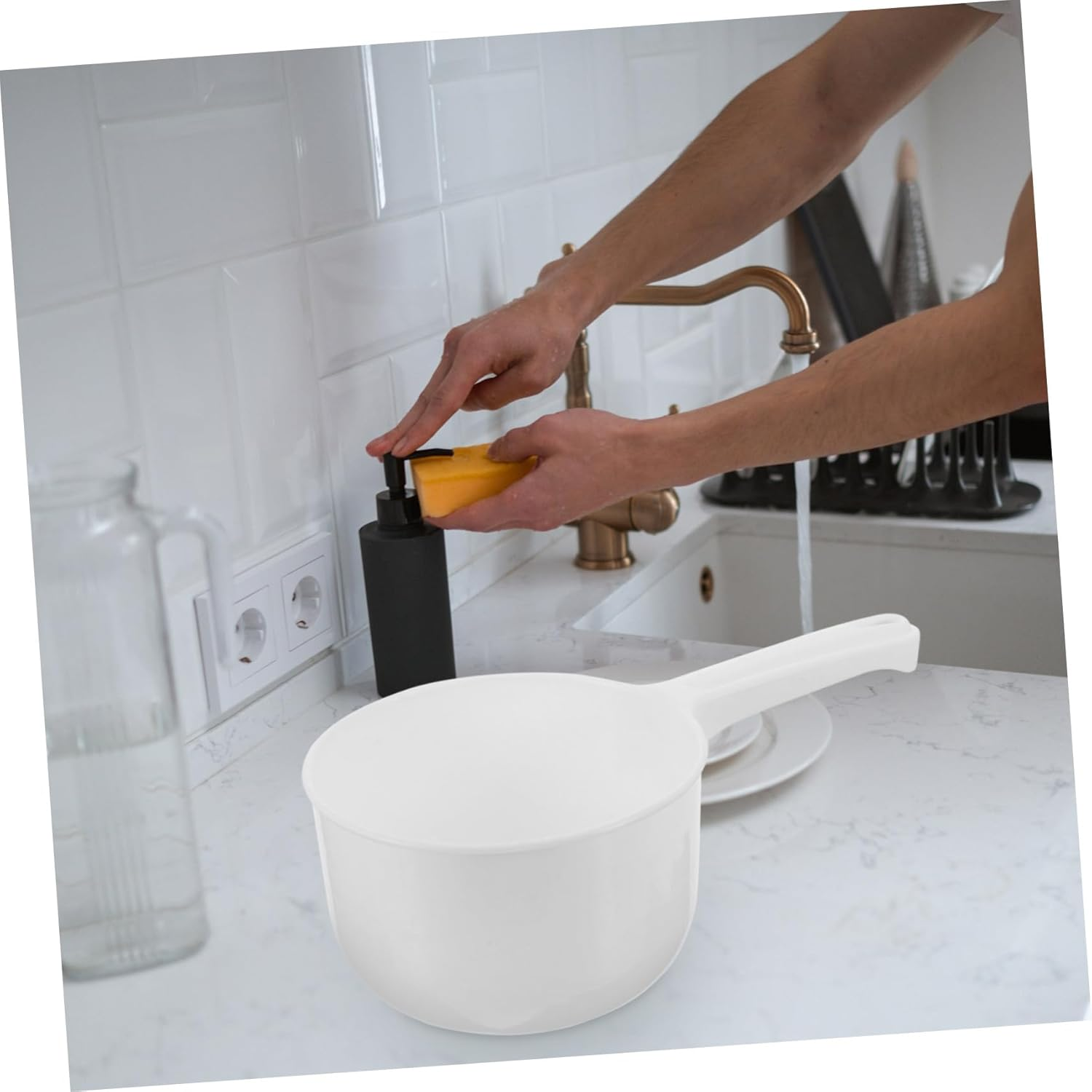 Mobestech Multi-Function Thickened Water Scoop Ladle 3Pcs Household Kitchen Bathing Water Dipper for Bathroom and Cooking Use image number 3