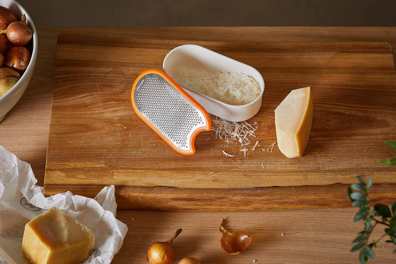 Fiskars, Container, Dimensions: 16.8 X 9.0 Cm Box Grater, One Size, White image number 3