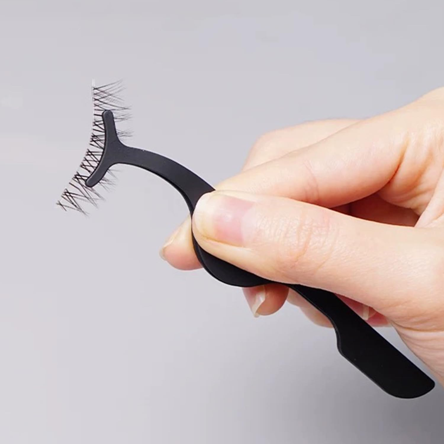 4 Pieces Eyelash Curler Eyelash Tweezers Stainless Steel Eyebrow Glue Tools Cosmetic Curved Eyelash Curler (Black, Rose Gold, Rose Red, Purple)