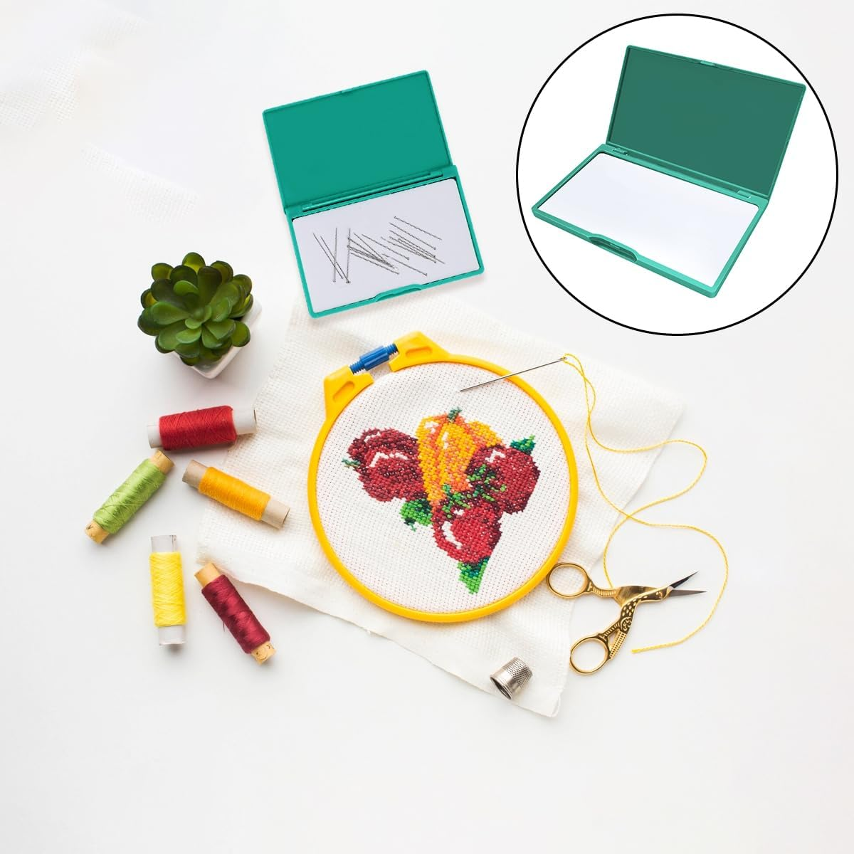 WELANE Magnetic Needle Storage Case, Green Magnetic Box Sewing Kit for Storing Small Metal Objects, Sewing Needles, Push Pins (11 X 6.7Cm/4.3 X 2.6In)