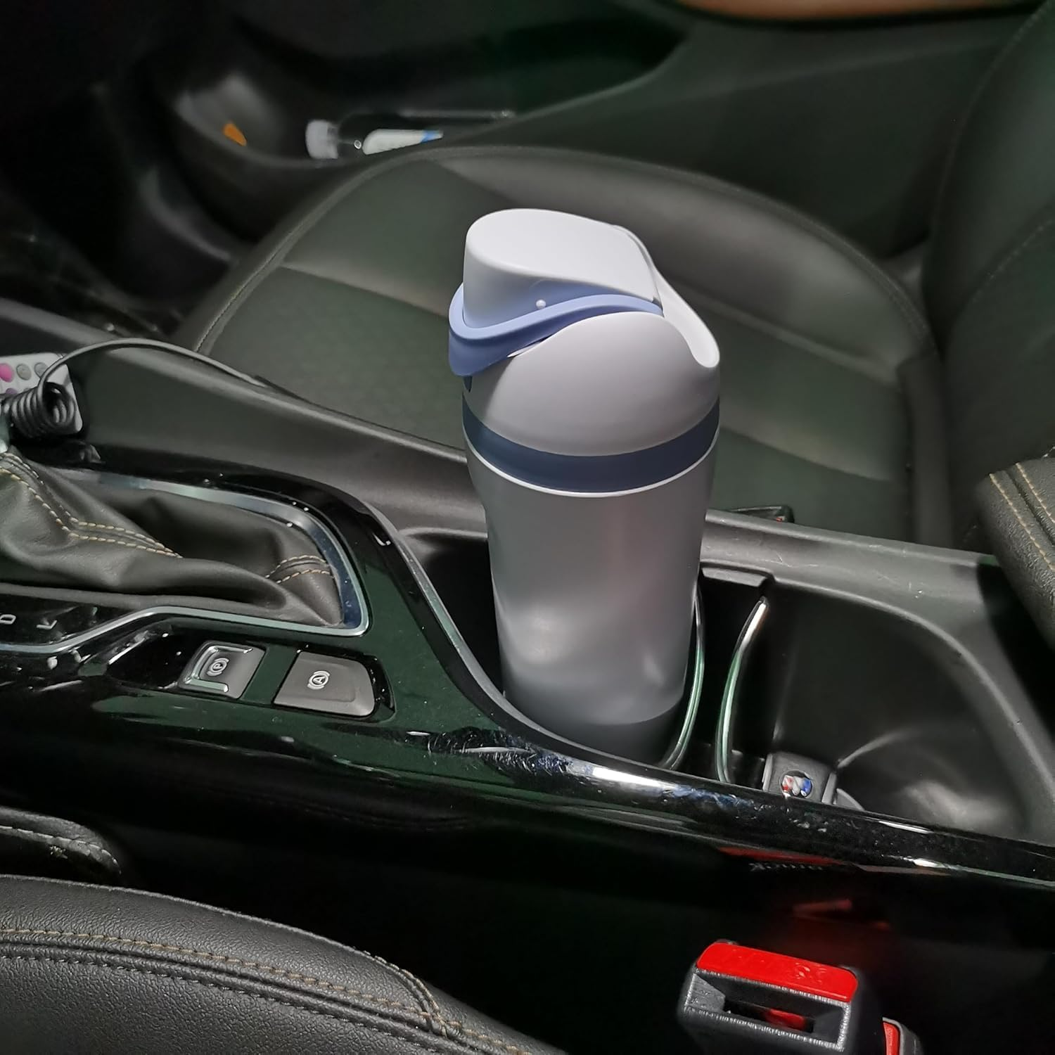 Insulated Stainless Steel Water Bottle with Straw for Sports, Travel, and School Bpa-Free Sports Water Bottle, 32 Oz image number 5