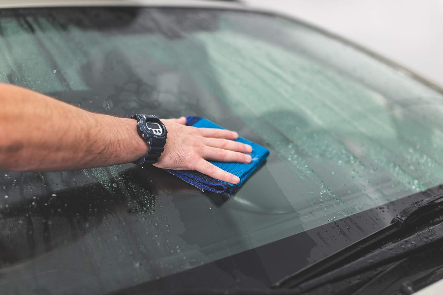 The Rag Company - Ultra Clay Decontamination Towel - Effective Cleaning & Release of Paint Contaminants; Increase Wax and Sealant Bond; Enhance Gloss and Depth of Color; Fine Grade (12In. X 12In.)