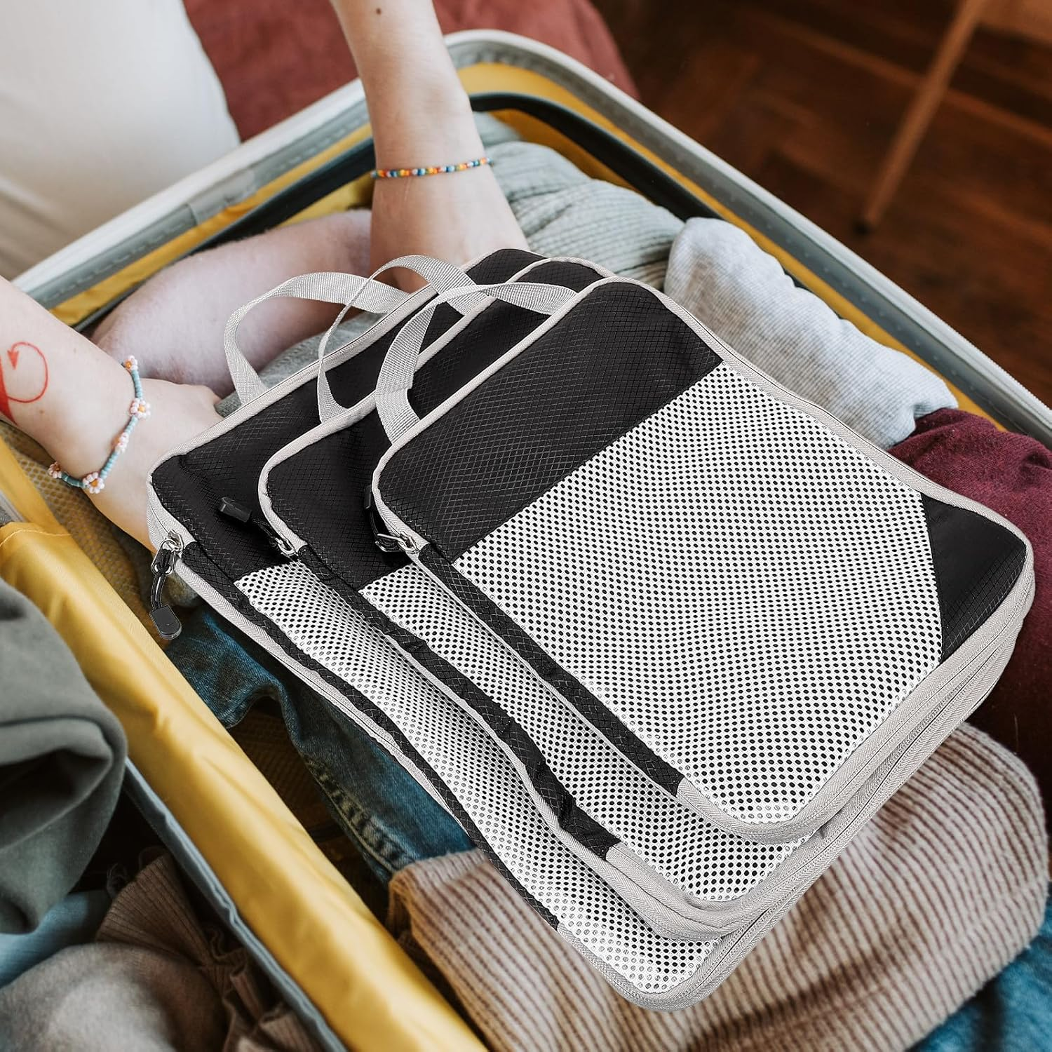 TEHAUX 4Pcs Travel Compression Packing Cubes Set with Mesh Panel, Black Lightweight Suitcase Organizer Bags for Clothes Storage and Luggage Packing image number 4