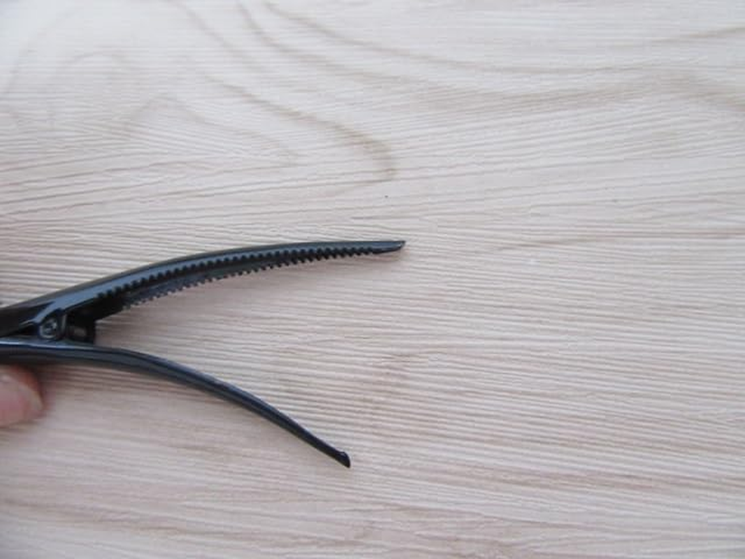 100Pcs Black Single Horn Shape Hairstyle Alligator Hair Clip Bar