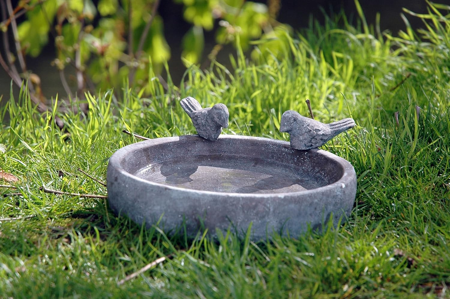 Dobar&reg; Classic Bird Bath Pool Oasis - Bird Bath Made of Cement - Bird Pool for Wild Birds - Water Bath for Garden/Patio/Balcony - Diameter 18 Cm - Grey