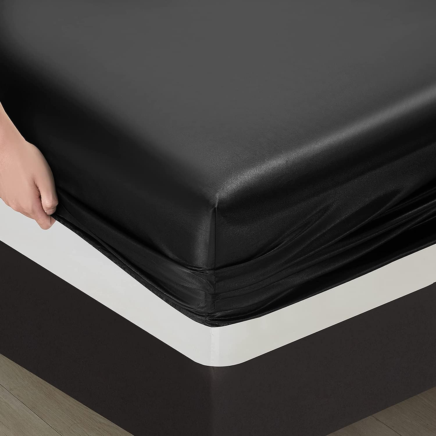 Ultra Soft Sheet Set,100% Soft Luxury Silky Satin, Fitted Sheet & Flat Sheet & 2 Pillowcases (Black, Singe) image number 6