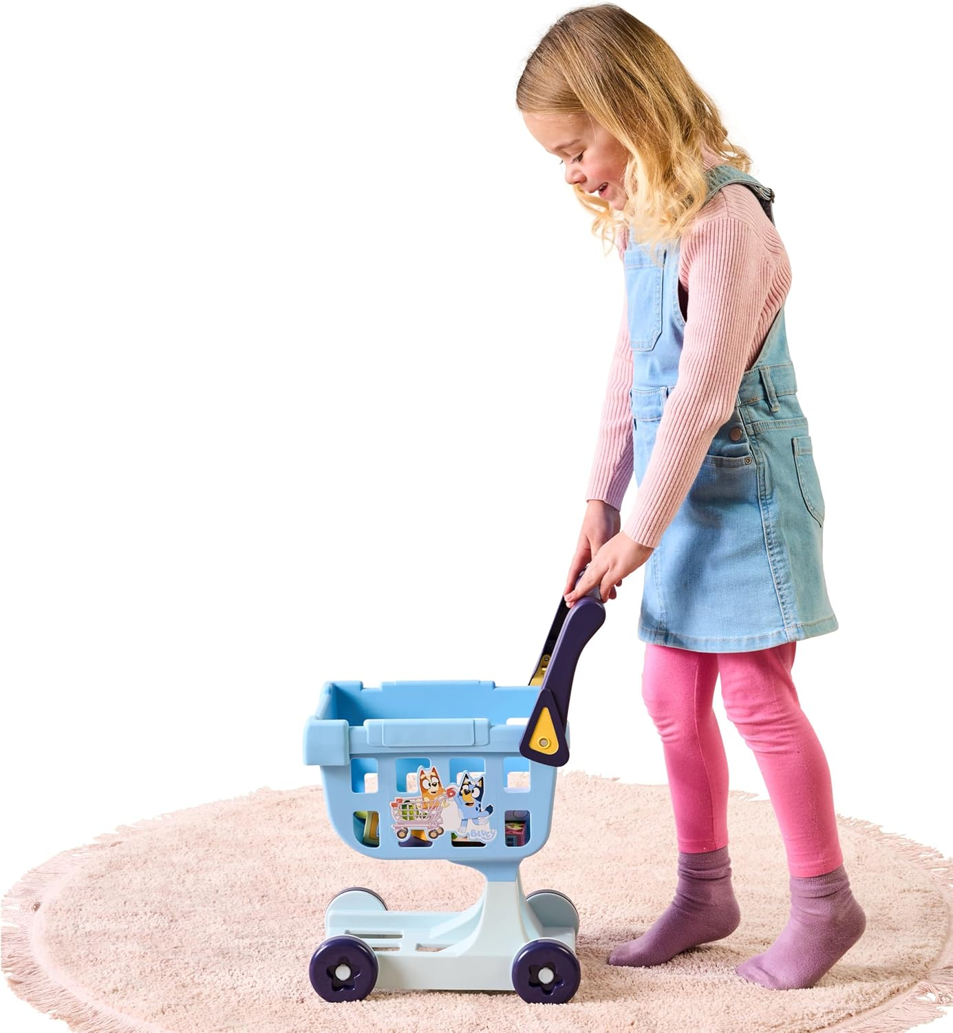 The Bluey Shopping Trolley, with Free-Rolling Wheels and Rotating Handle. the Ideal Size for Toddlers, Stands at 49Cm Tall, 8 Colorful Cardboard Shopping Goods Are Included with This Trolley