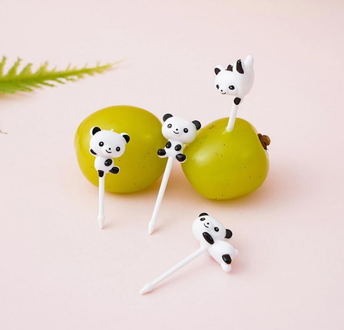 8Pcs/Set Cartoon Animal Fruit Fork Panda Lunch Picks, Kids Snack Dessert Decoration Mini Forks Toothpick Lunch Salad Decoration Accessories Cake Picks (Panda)