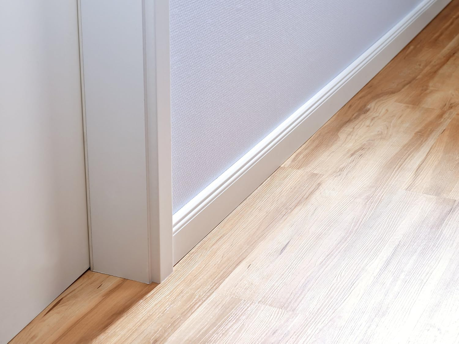 Tesa UK Mounting Tape for Wallpaper & Plaster 10Kg/M image number 2