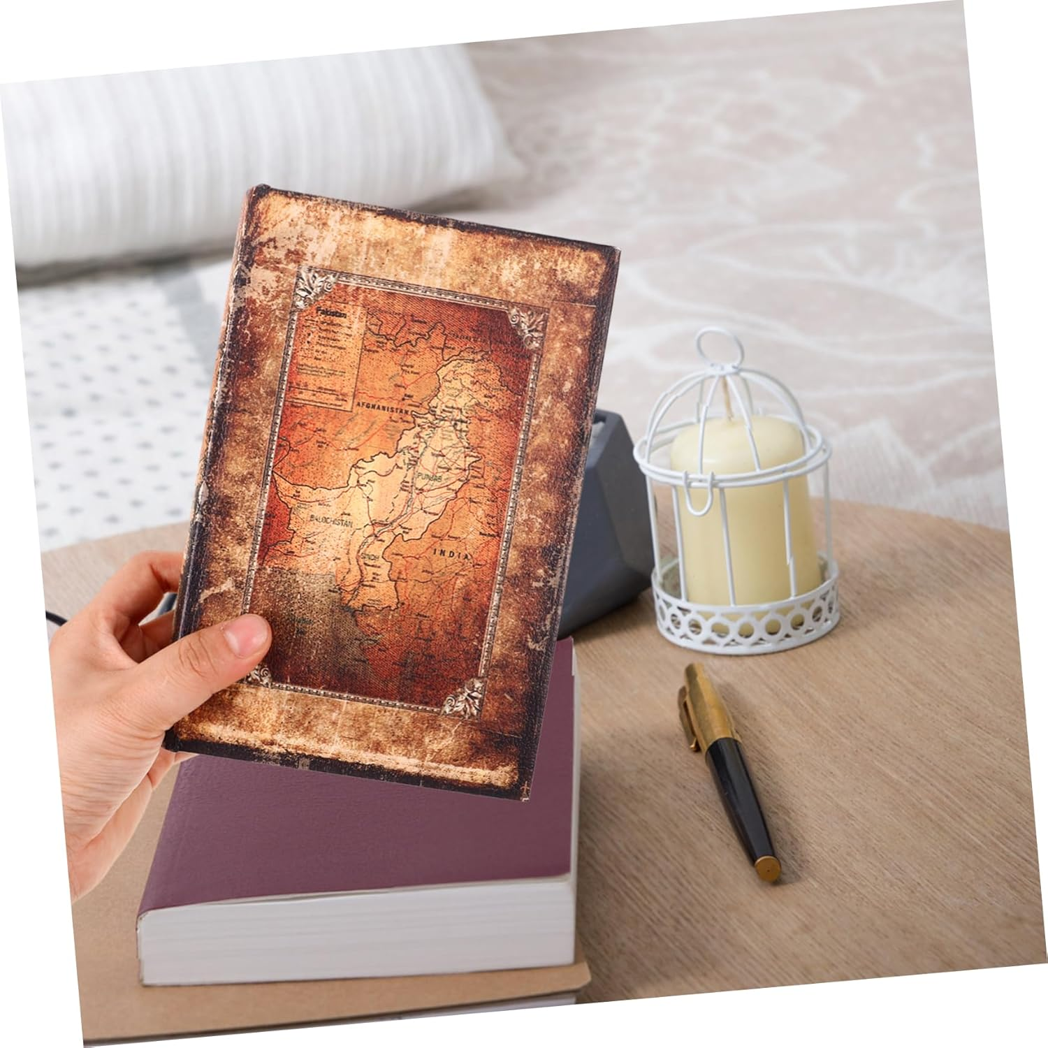 Vintage Book Shaped Key Storage Box Jewelry Organizer, Simulation Hardcover Key Container for Home Decor, Small Retro Style Keepsake Box for Living Room or Study image number 4