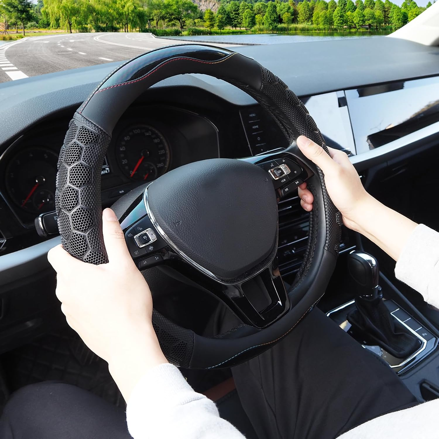 Car Steering Wheel Cover, Universal 15 Inch Fit, Anti-Slip Napa/Microfiber Leather Suede Stearing Wheel Protector Covers, Soft Breathable, with Car Seat Belt Pads for Women Man (Leather Carbon Fiber) image number 4