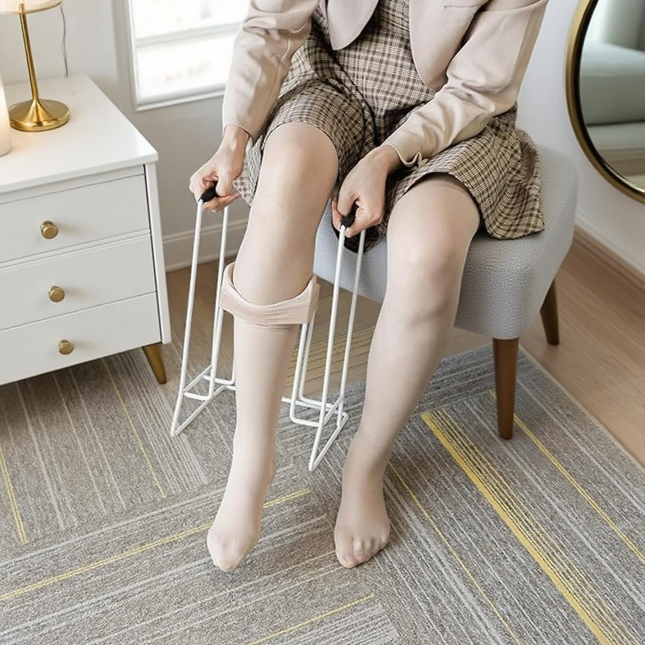 Stocking Aid Tool,Convenient Firm Assist for Old Men to Wear Socks without Bending Over. image number 3