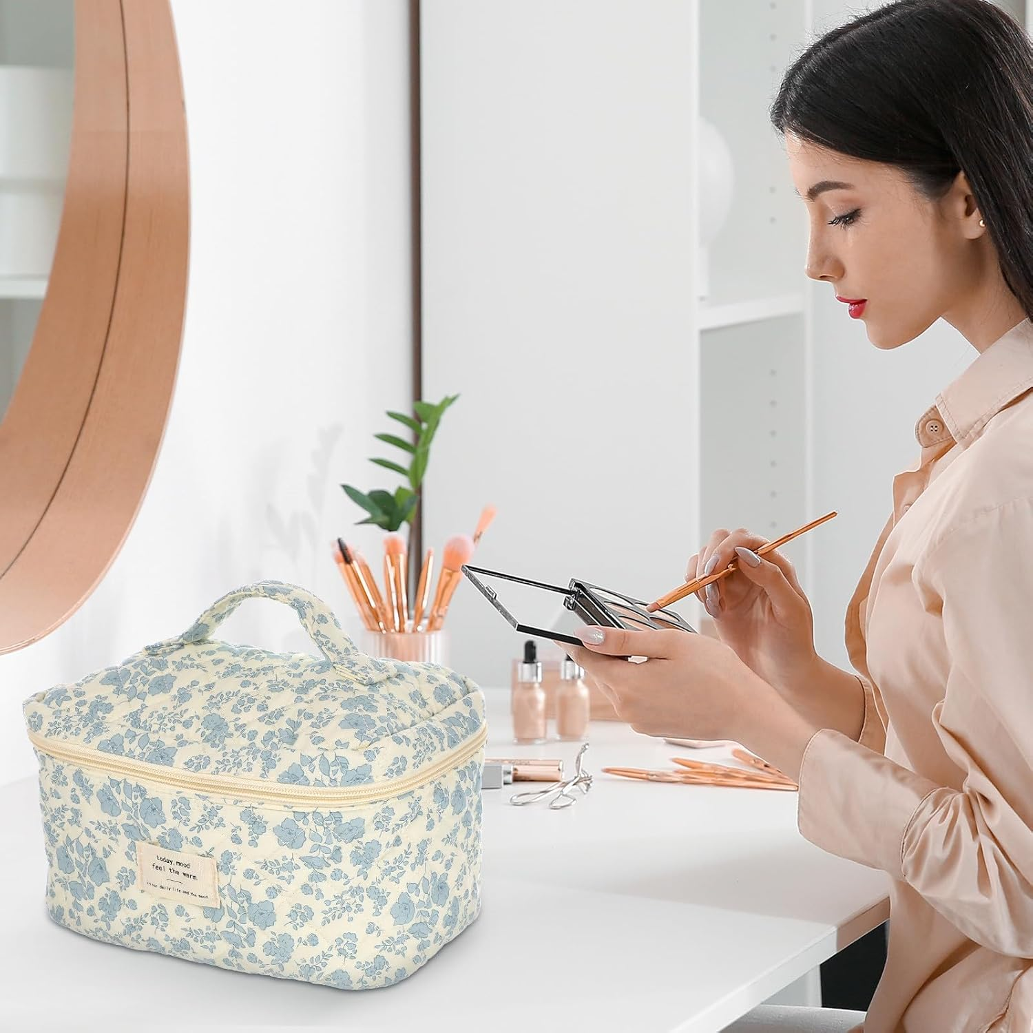 Portable Cotton Quilted Makeup Bag Set for Women, 3Pcs Travel Toiletry Organizer with Zipper, Floral Print Vanity Pouch for Bathroom and Travel Use image number 4