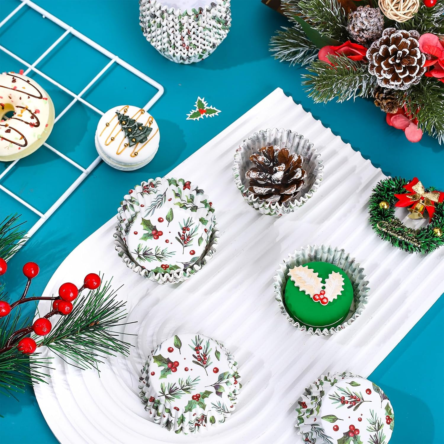 Whaline 300Pcs Christmas Cupcake Liners Holly Print Baking Cups Holders Watercolor Holly Jolly Cupcake Wrappers Red Green Berry Muffin Liners for Xmas Holiday Birthday Party Supplies image number 4