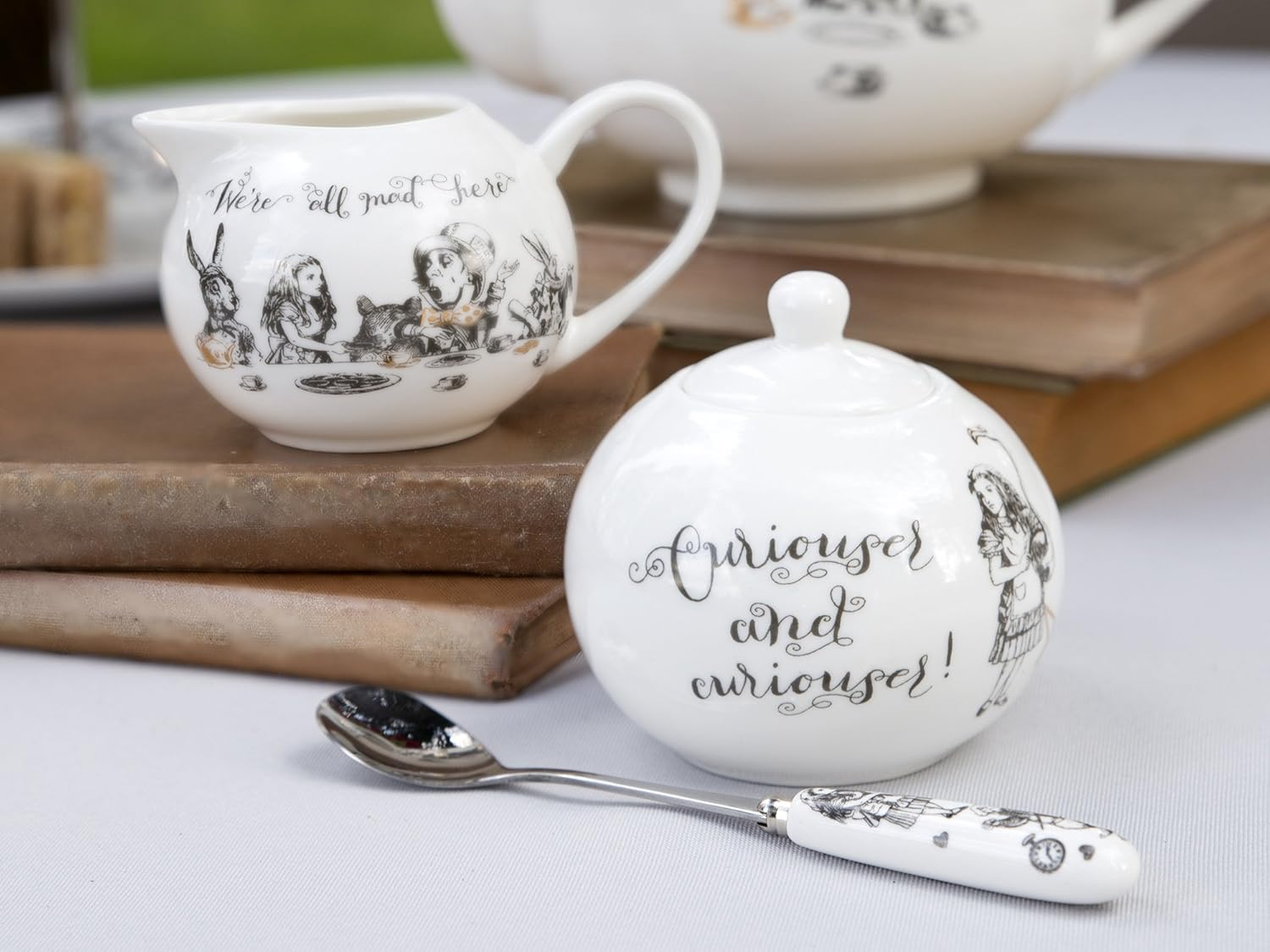 V&A Alice in Wonderland Fine China Milk Jug and Sugar Bowl Set with Decorative Illustrations (2 Pieces) - White, 18 X 7.5 X 7 Cm image number 4