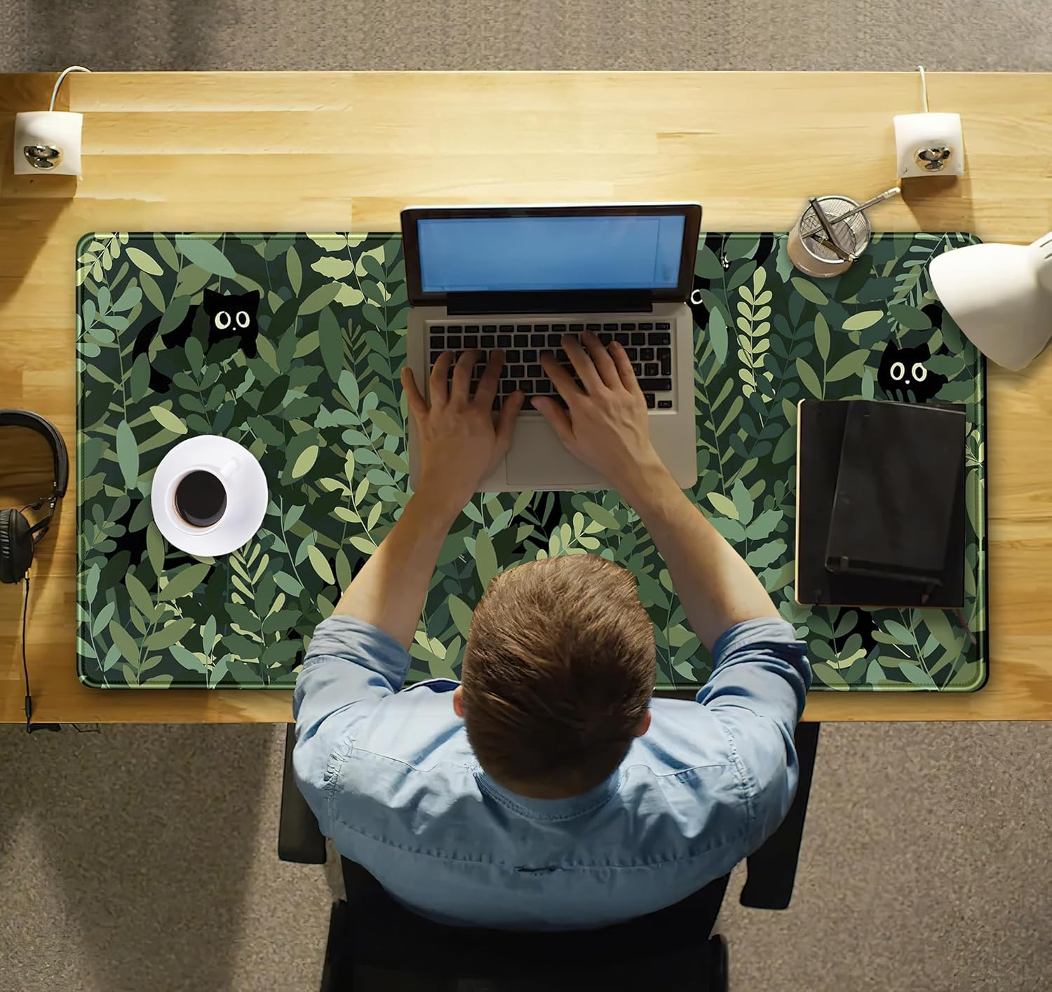 DCJJM Cute Anime Cats Desk Mat Green Leaves Kawaii Mousepad XXL Extended Large Gaming Mouse Pad Cat, Aesthetic Laptop Keyboard for Women Office Gamer Girl D&eacute;cor, 31.5X15.75X0.12 in (DMXC08)