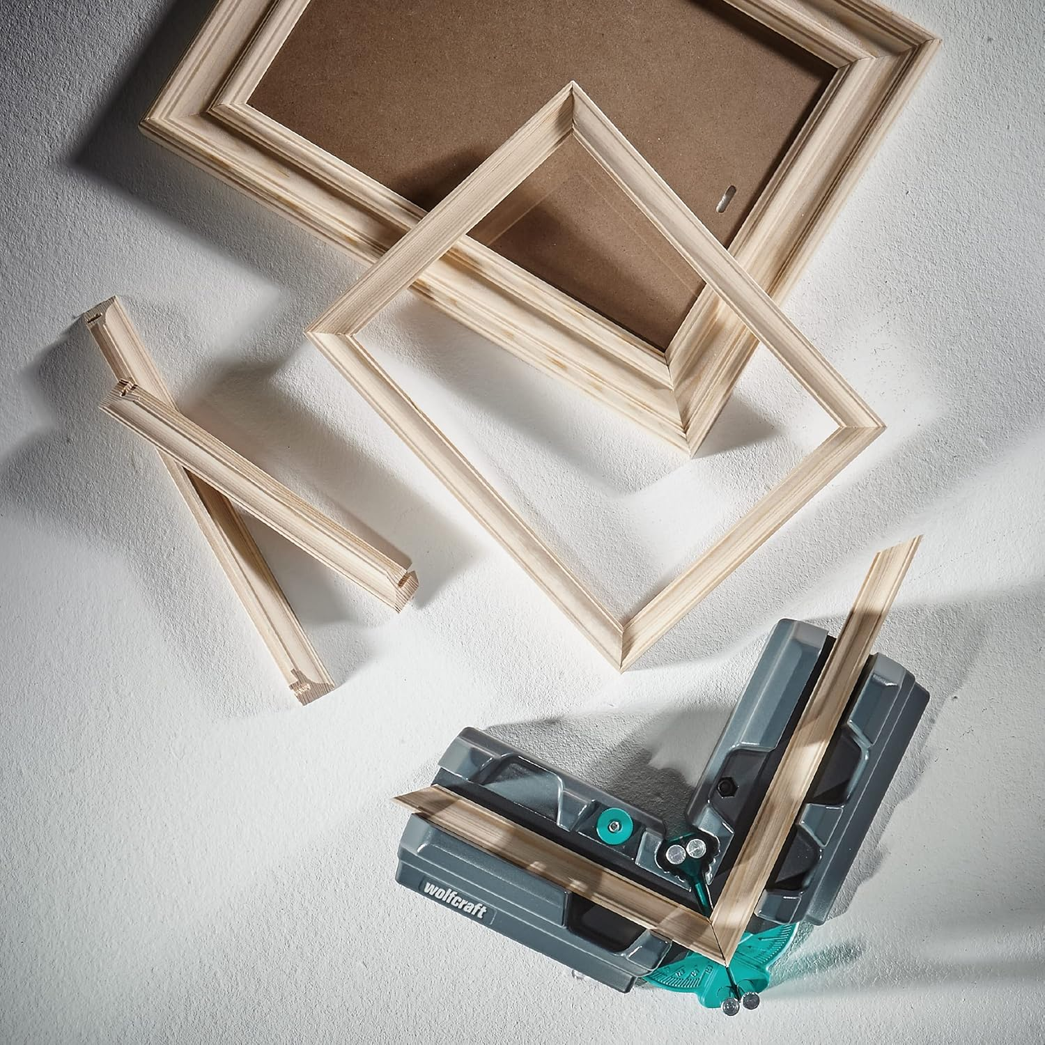 Wolfcraft Bevel and Mitre Box I 6948200 I 2-In-1 Product for Precise Baseboards image number 2