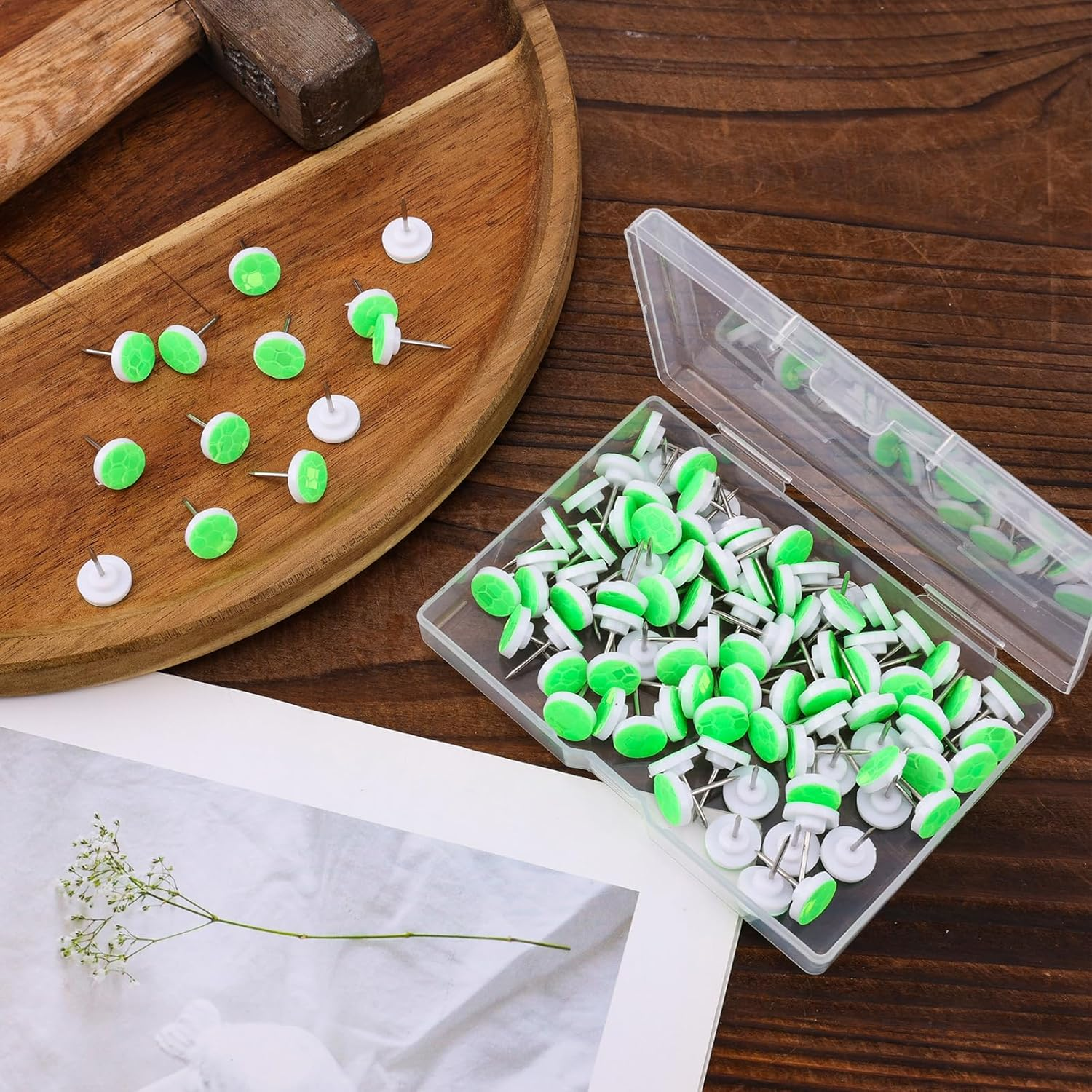 XIHIRCD 100Pcs Reflective Trail Tacks, Hunting Trail Markers Glow in the Dark Box Package Reflective Trail Tacks for Hunting Camping Hiking Survival Outdoors (Green) image number 3