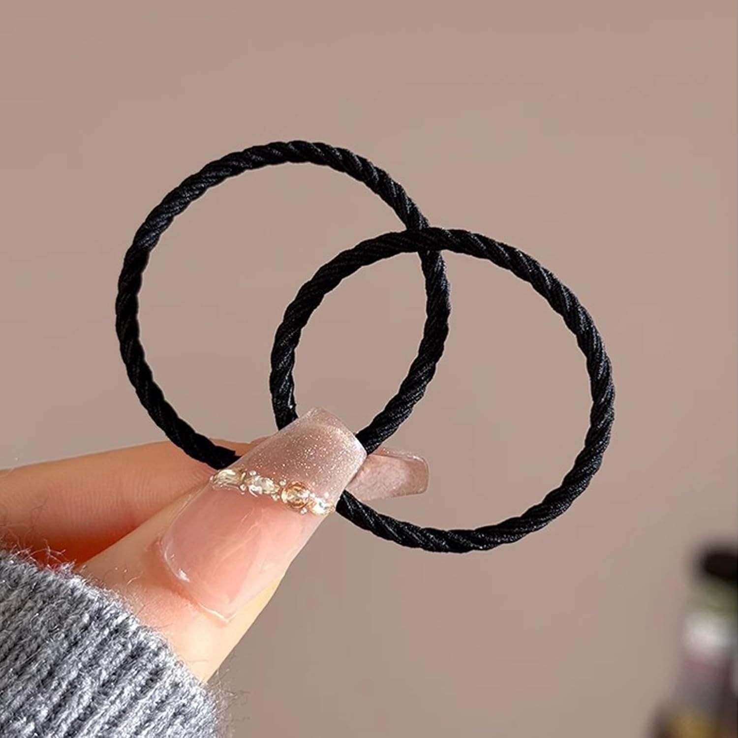 Liuchanghe Pack of 100 Girls Hair Bobbles Elastic Hair Bobbles Small Hair Bobbles Women with Thick Ponytail Hair Accessories (Black) image number 1