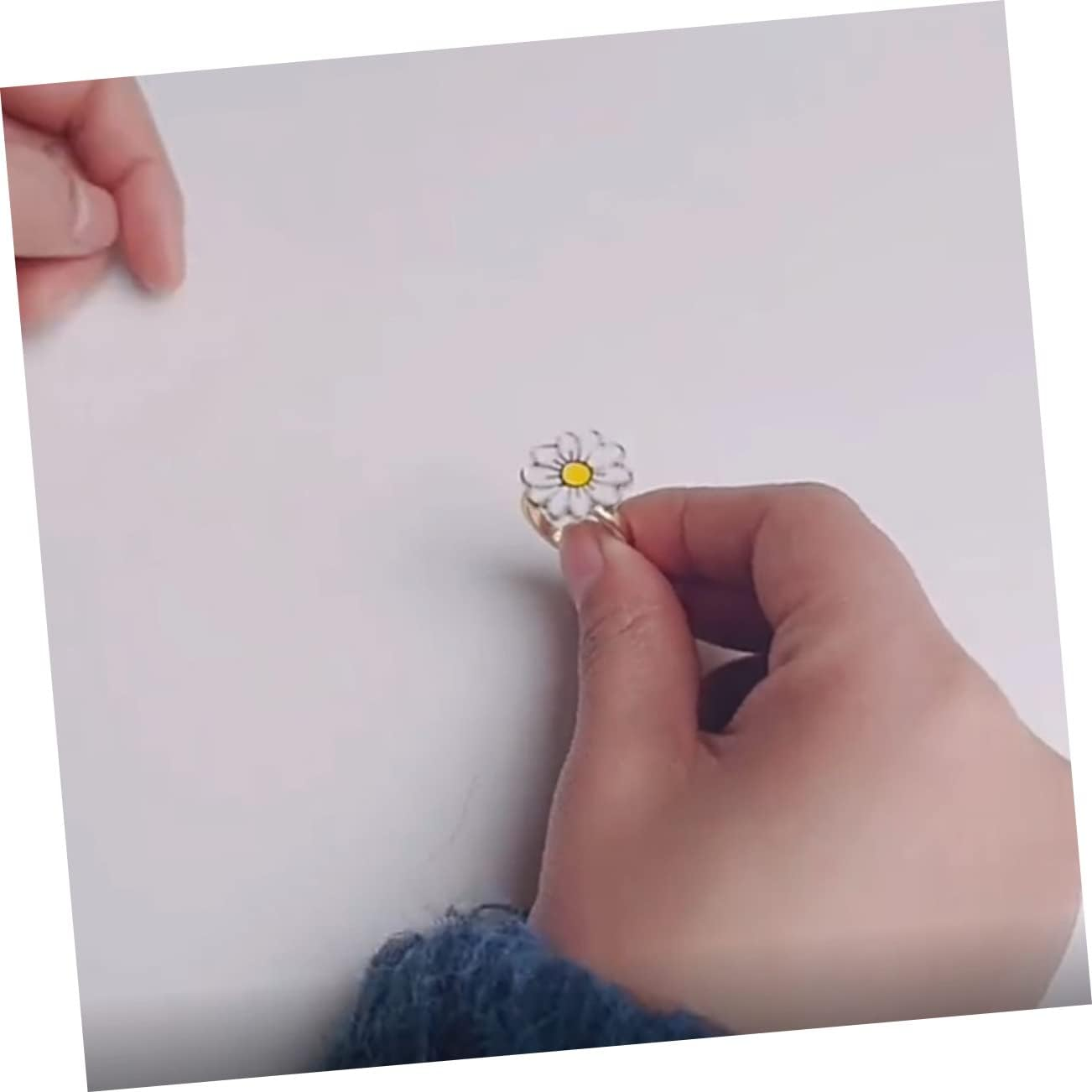 JOINPAYA Rotatable Fidget Ring for Kids - Anxiety Relief Ring for Girls and Women - Adjustable Daisy Design - Lightweight Alloy Jewelry for Decoration image number 6